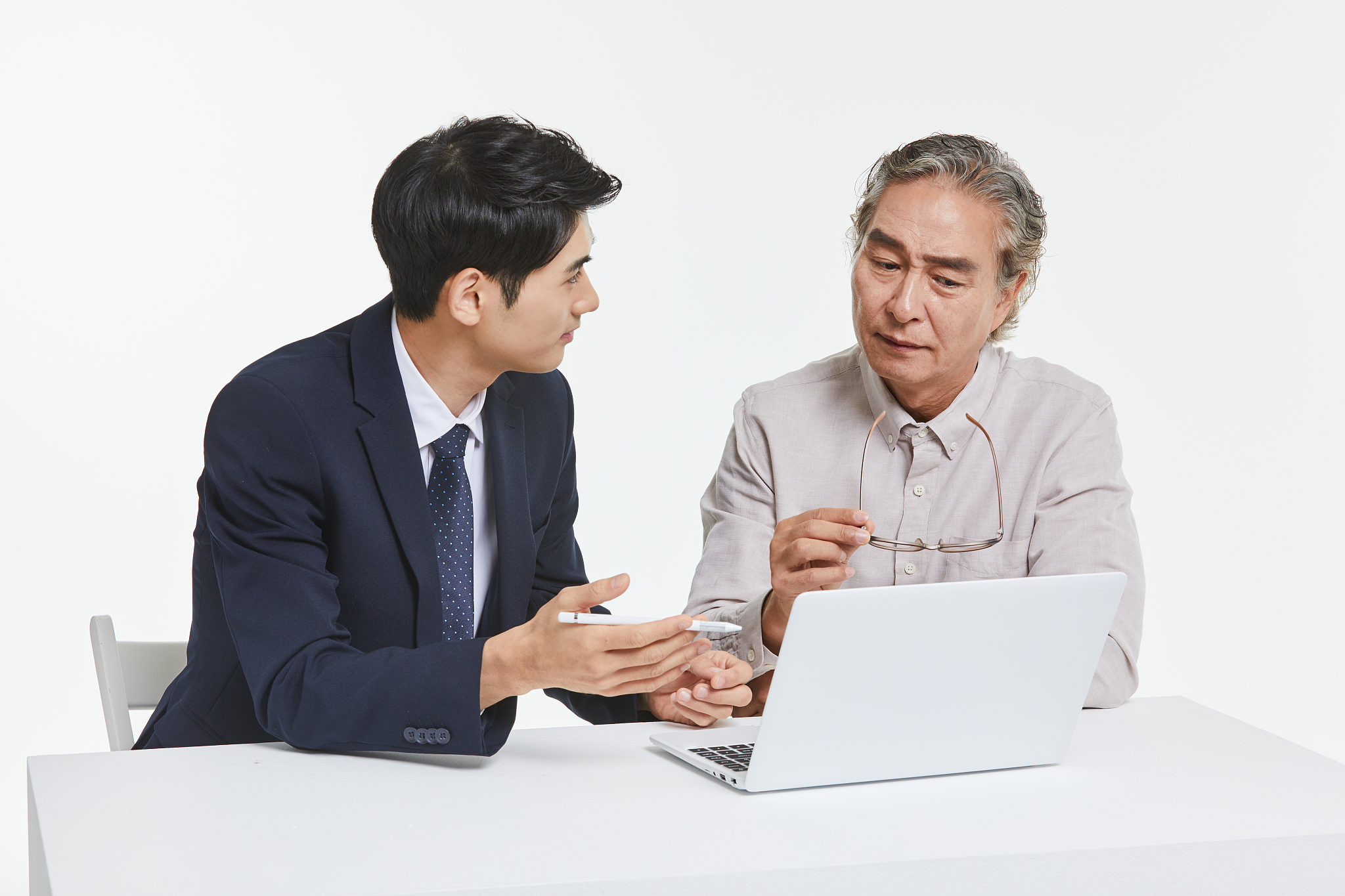 销售成功的秘诀：多听少说，真诚服务