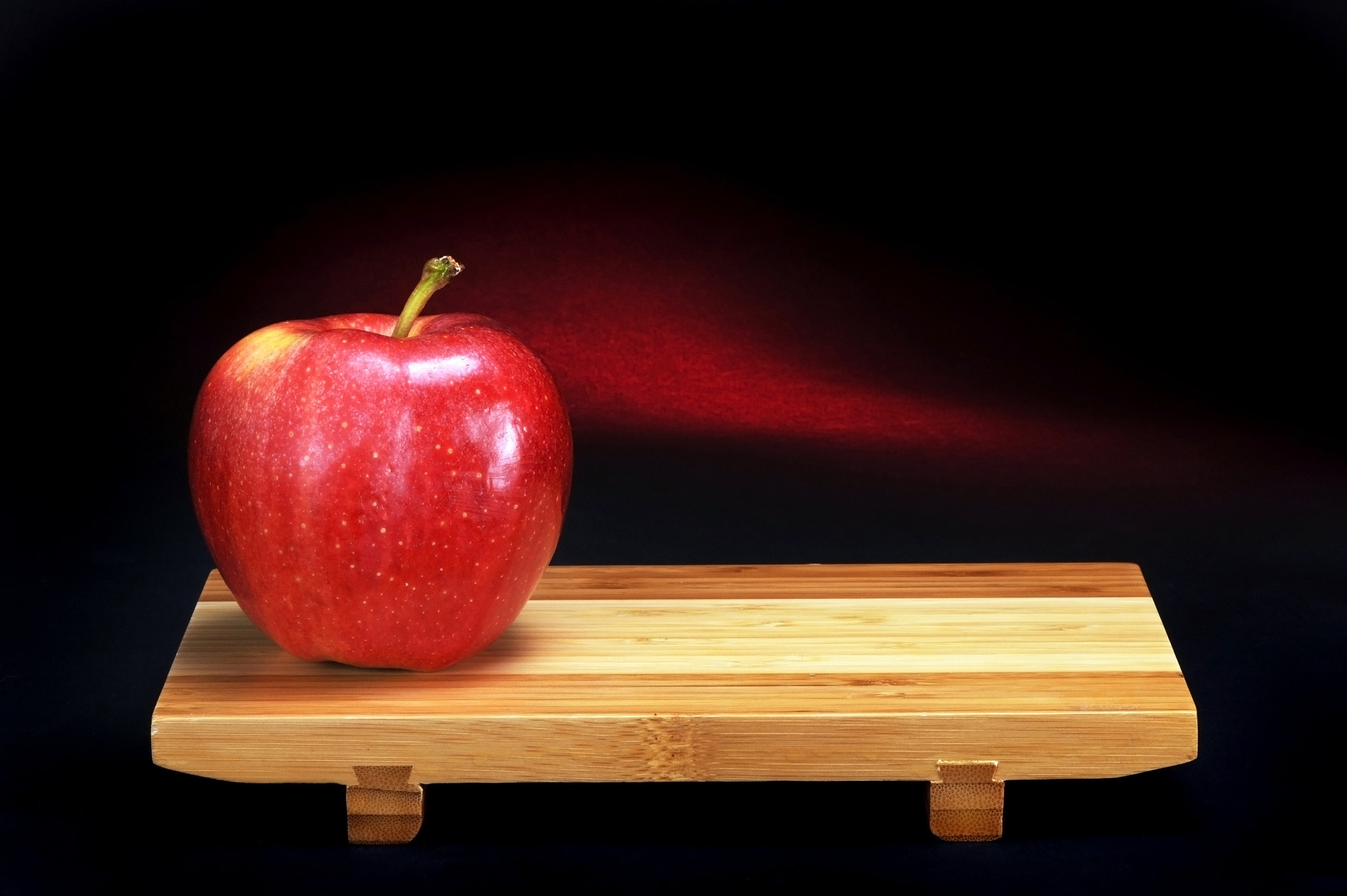 red apple