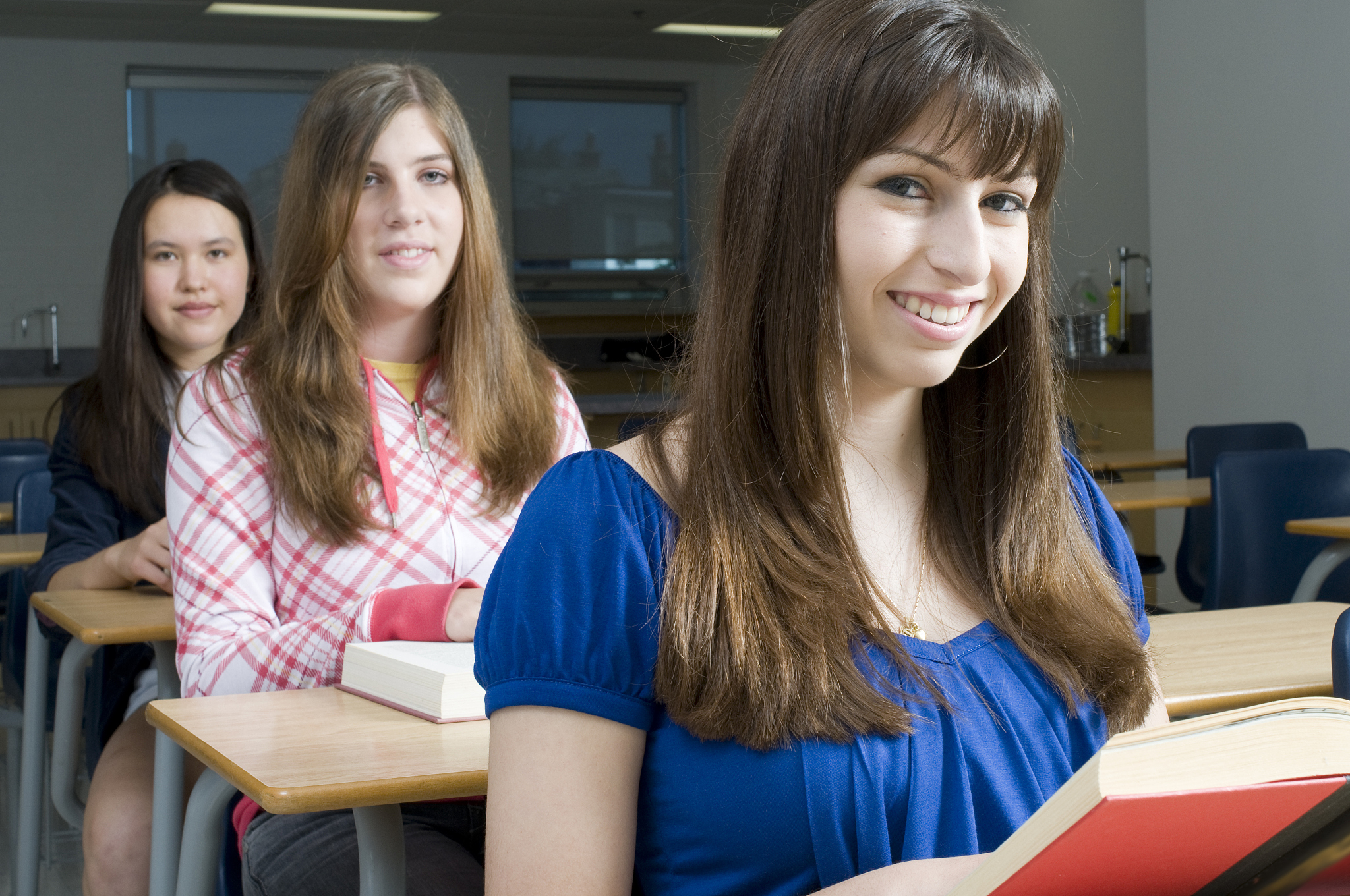 黔东南州工业学校2021年招生办联系电话