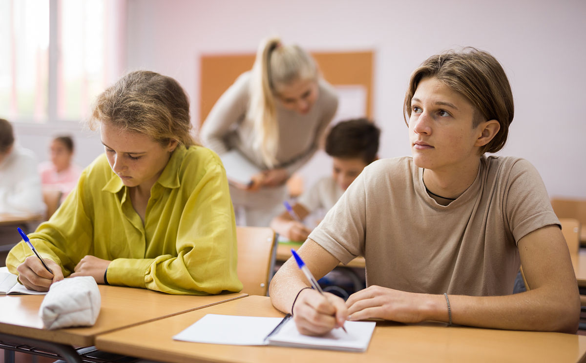 青少年模拟政协提案比赛工作总结 | 学校角度深度解析