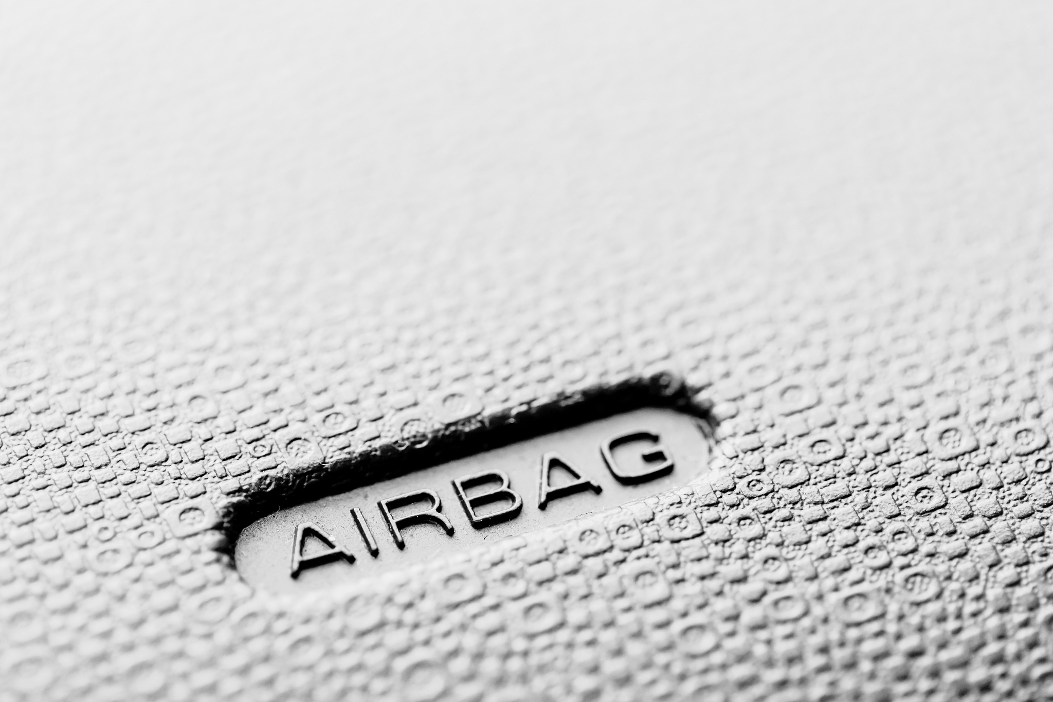 airbag sign of safety in modern car