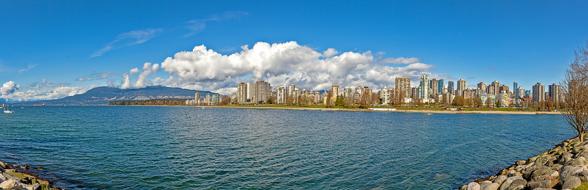 panoramic picture of classic american oceanside city downtown in