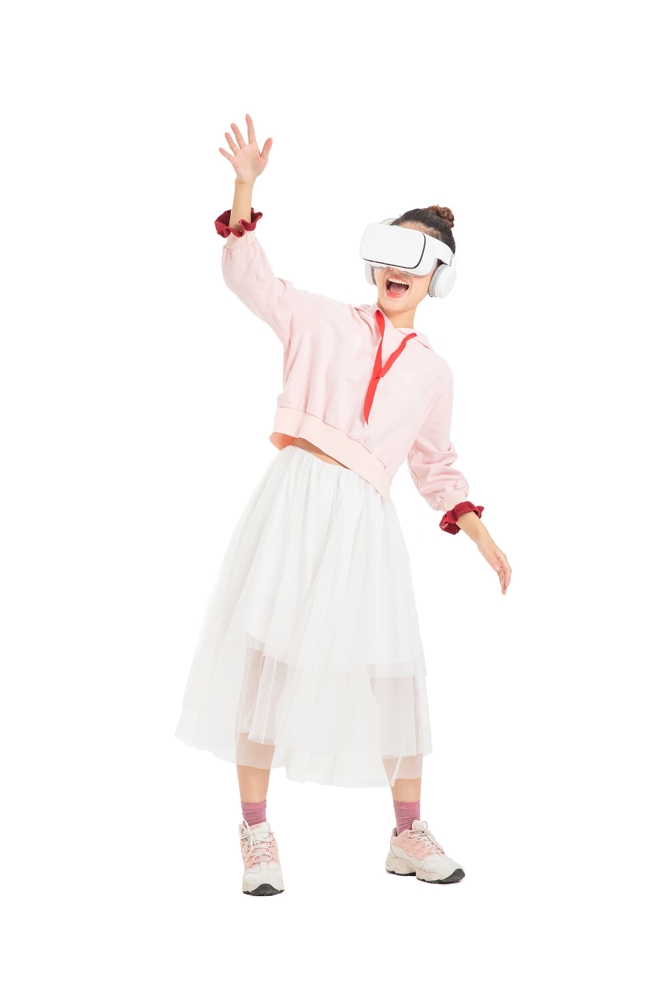 使用vr娱乐的可爱女生