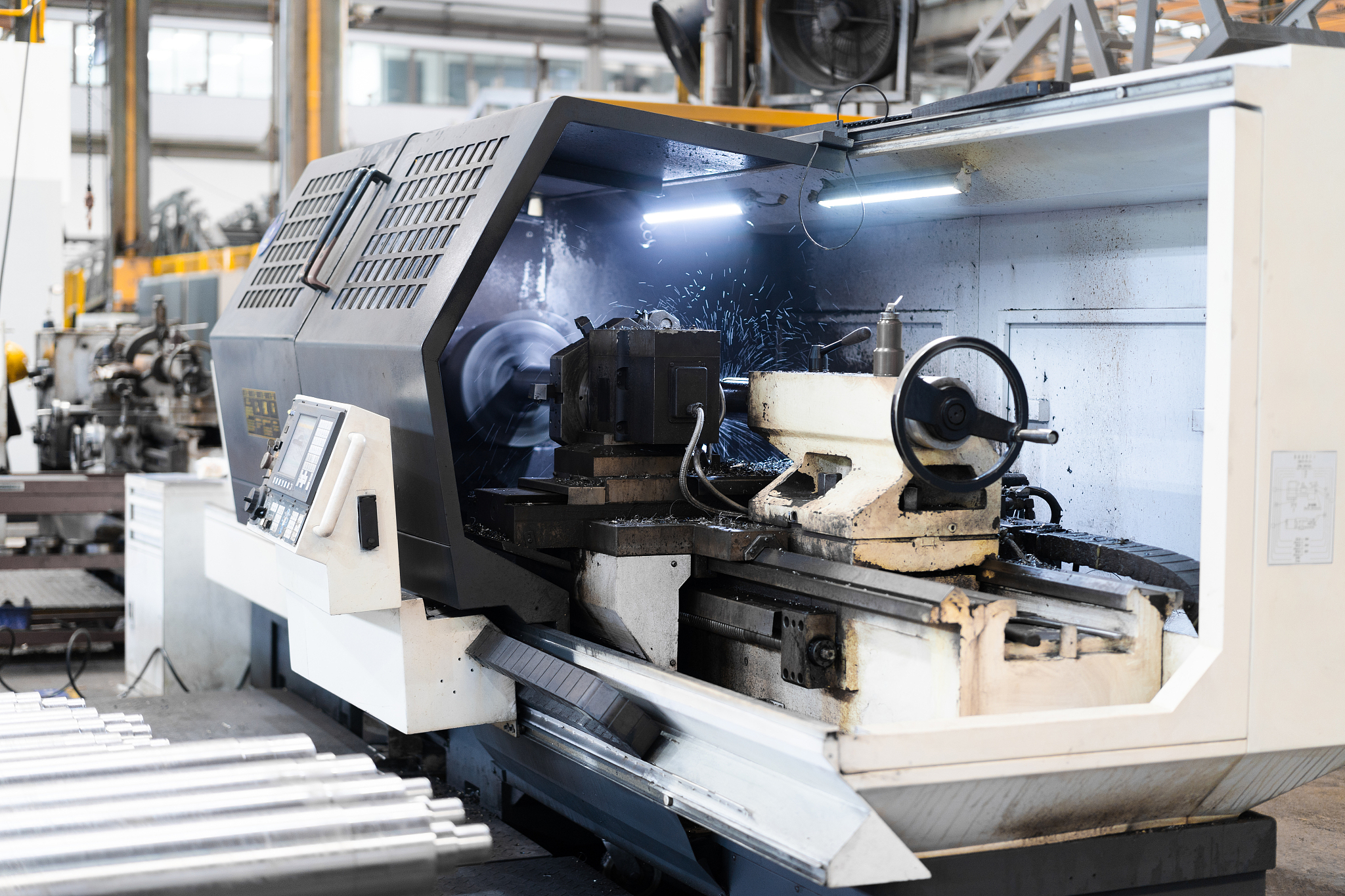 翻译
 Machines operate best when they sit on level surfaces.