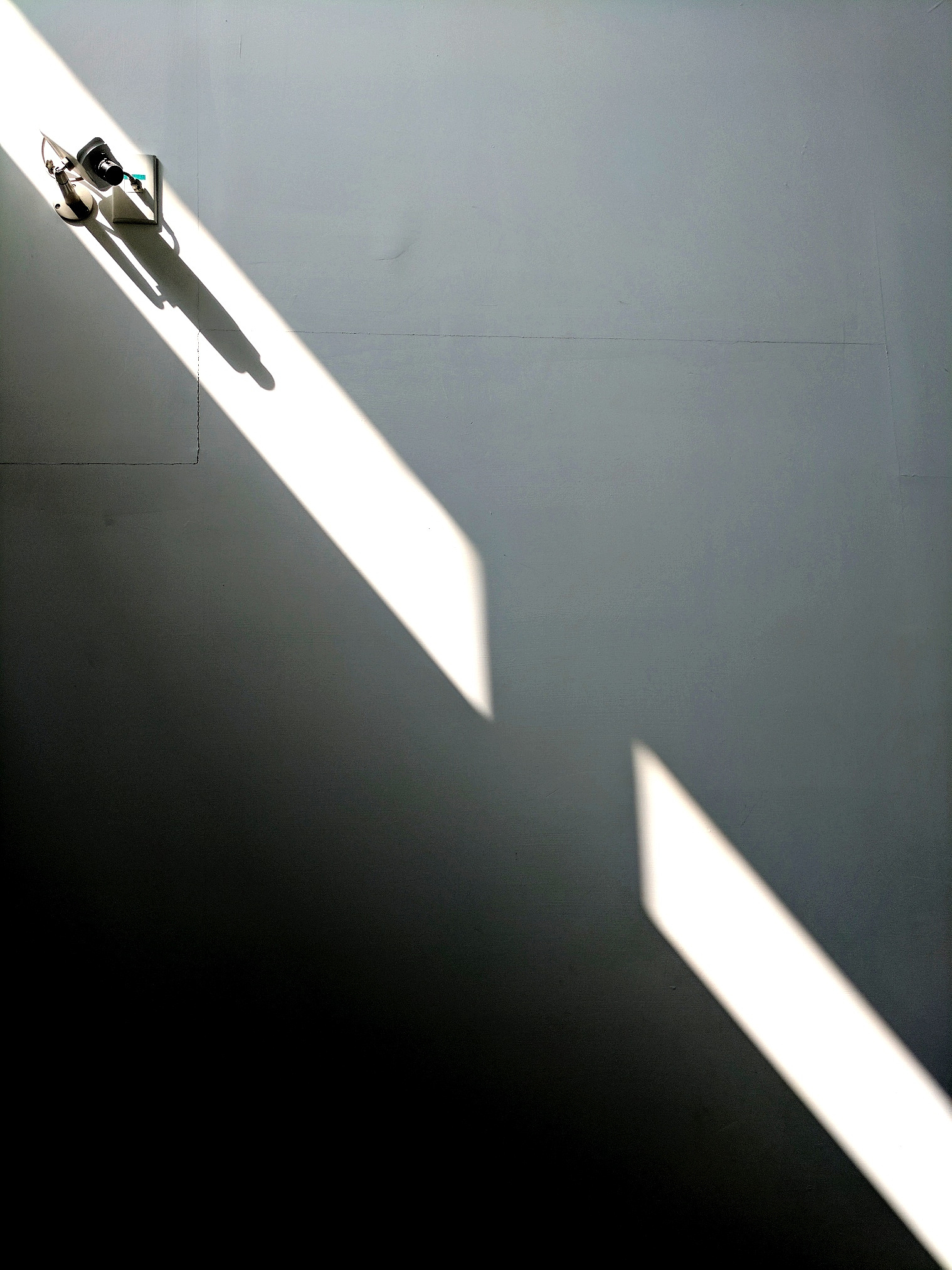 小孔成像实验：用物理方法证明光线直线传播