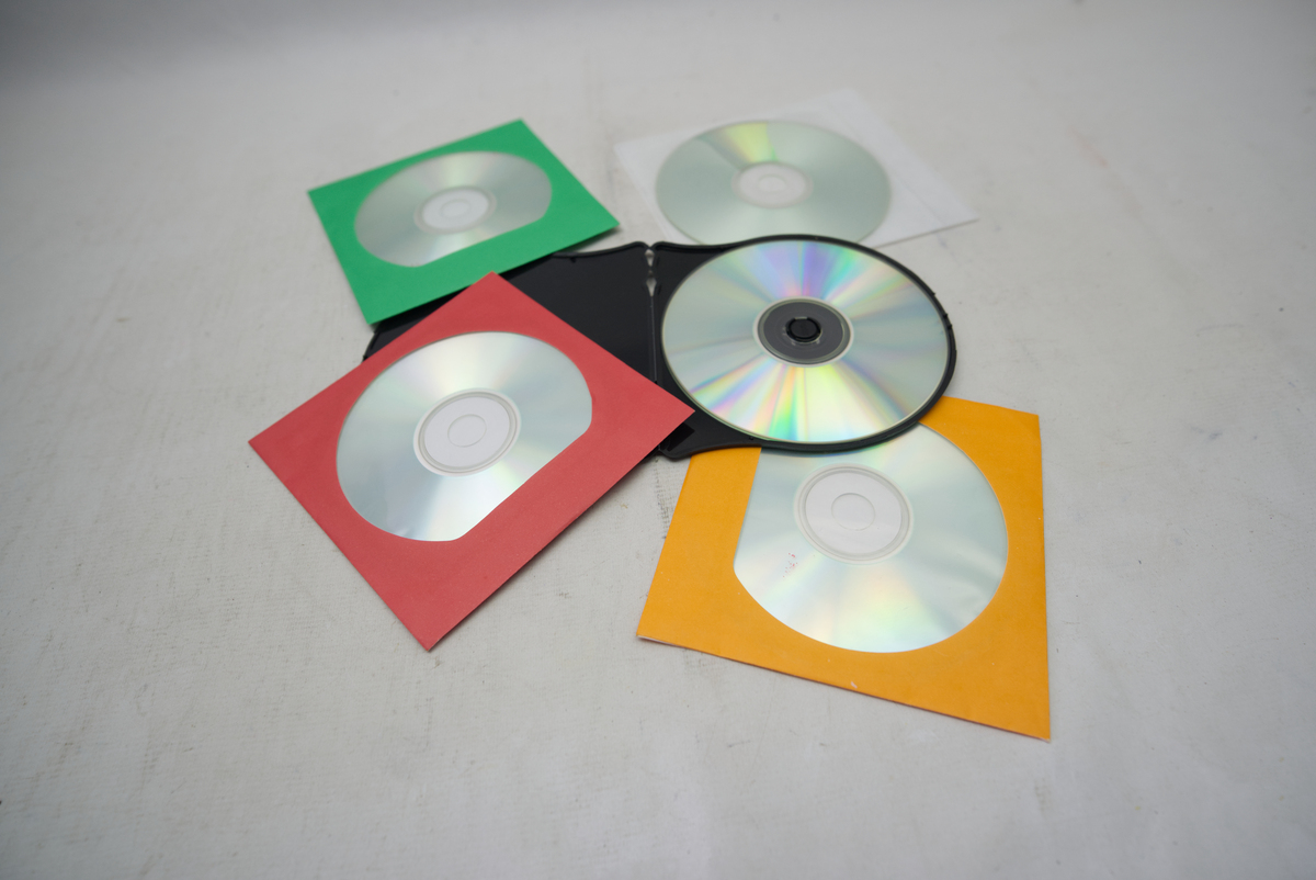 CD 全称：紧凑型光盘 (Compact Disc) 的介绍