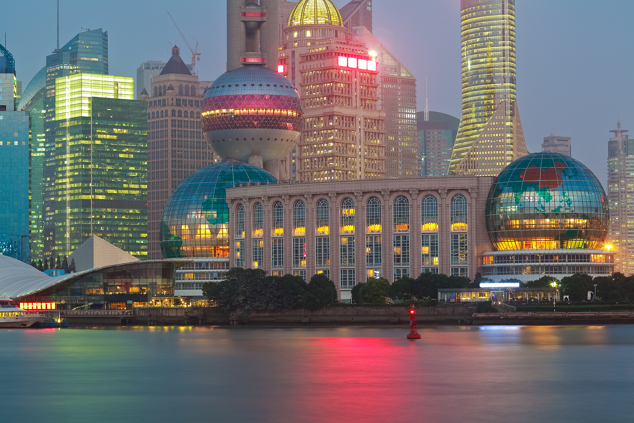 shanghai bund of skyline night scene