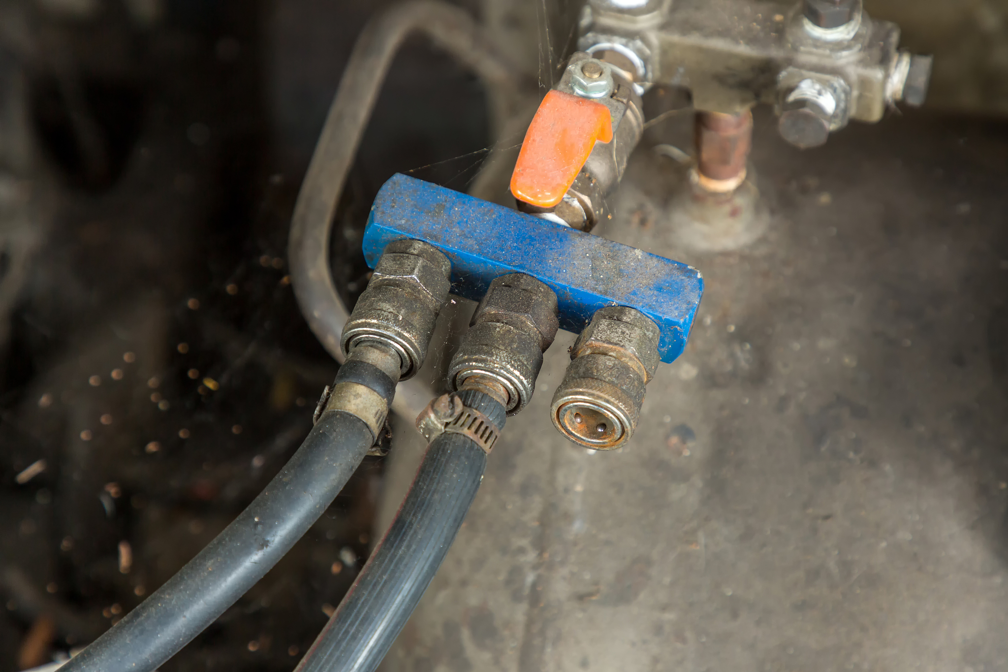 德龙离合分泵三个气管有什么区别回答加拓展。