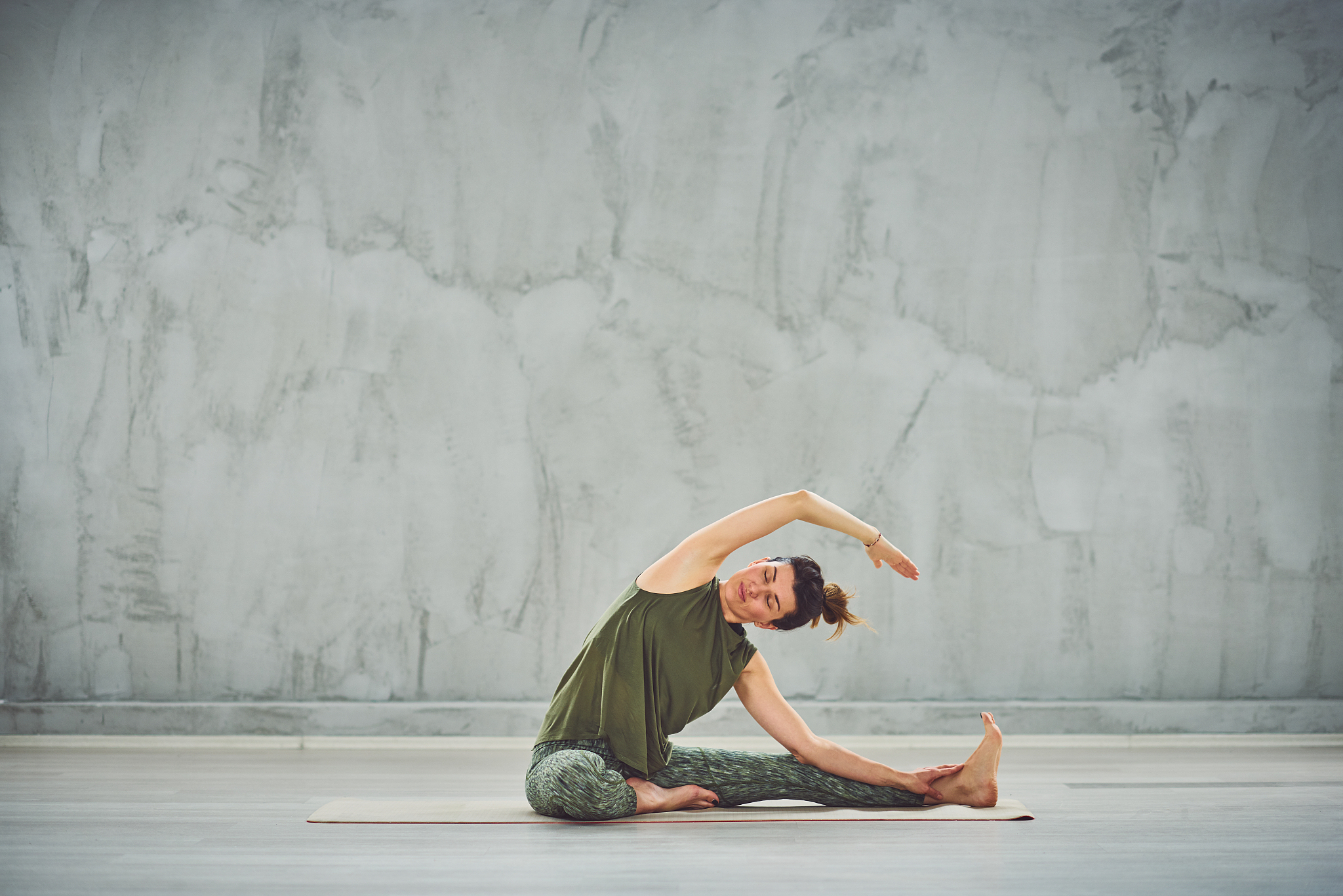 瑜伽是一种很好的练习它对身体、思想和灵魂的许多部位都有好处。