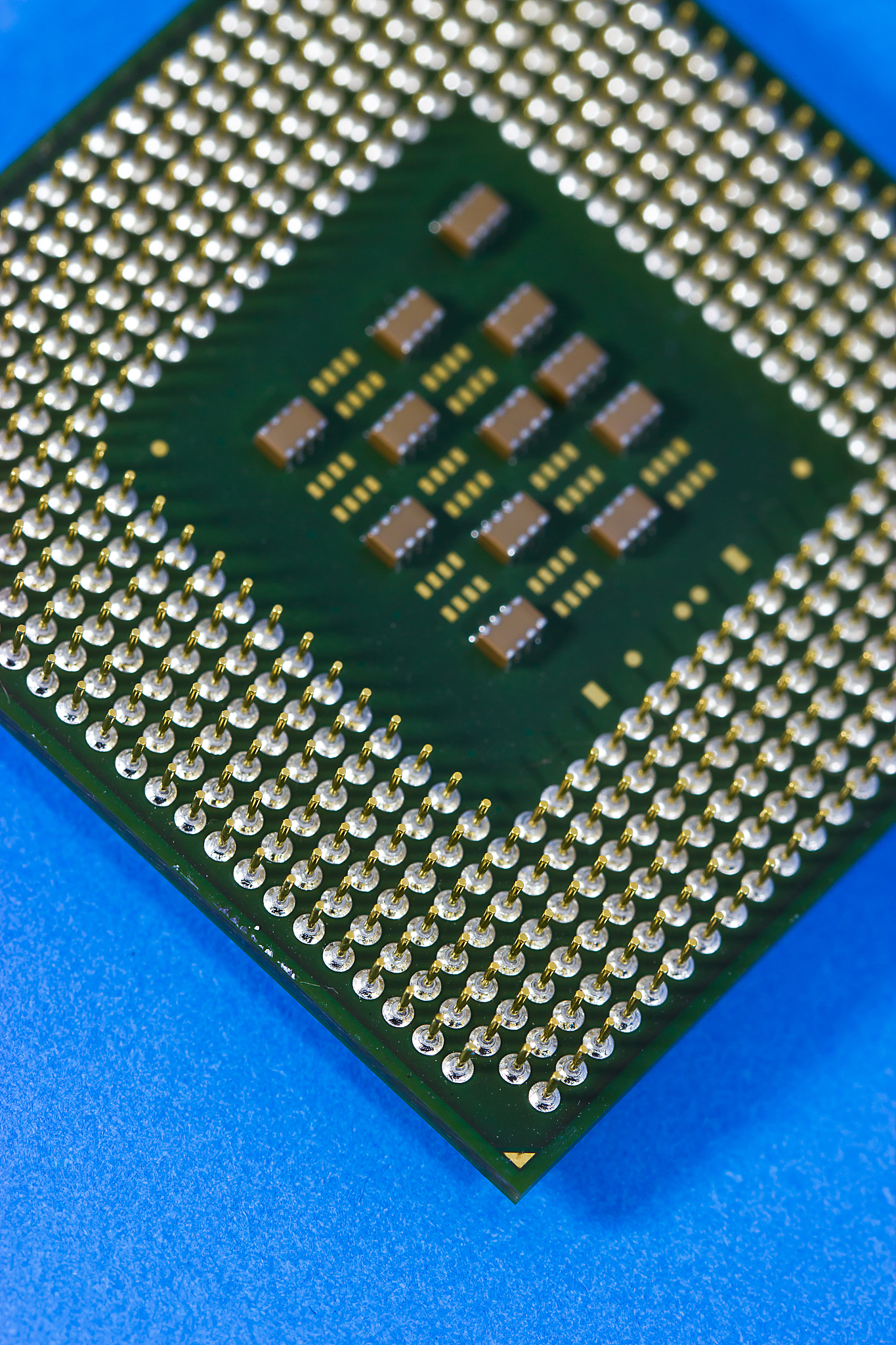 CPU：计算机的核心组件，解析与发展