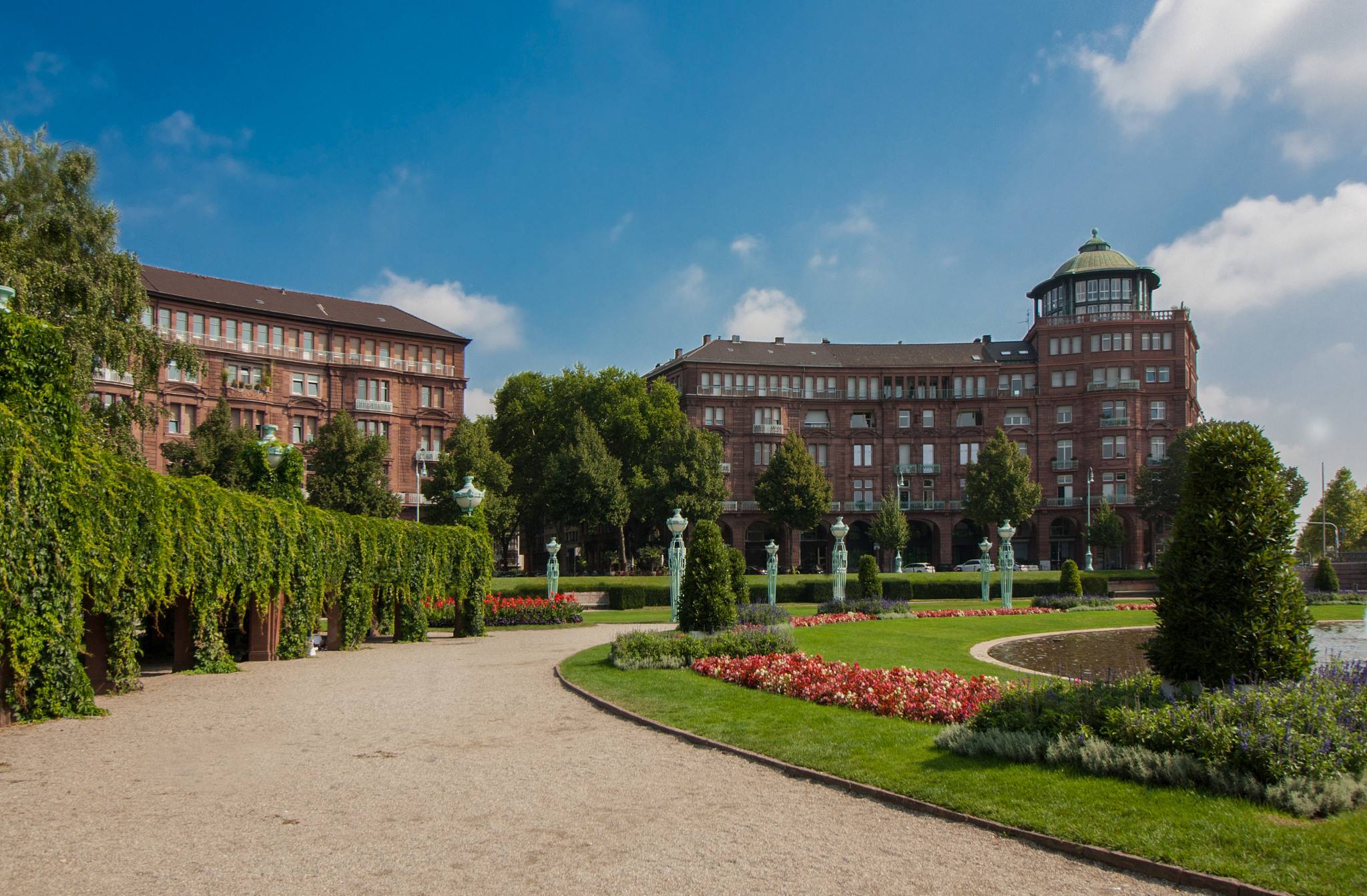 friedrichsplace next to the water tower in mannheim