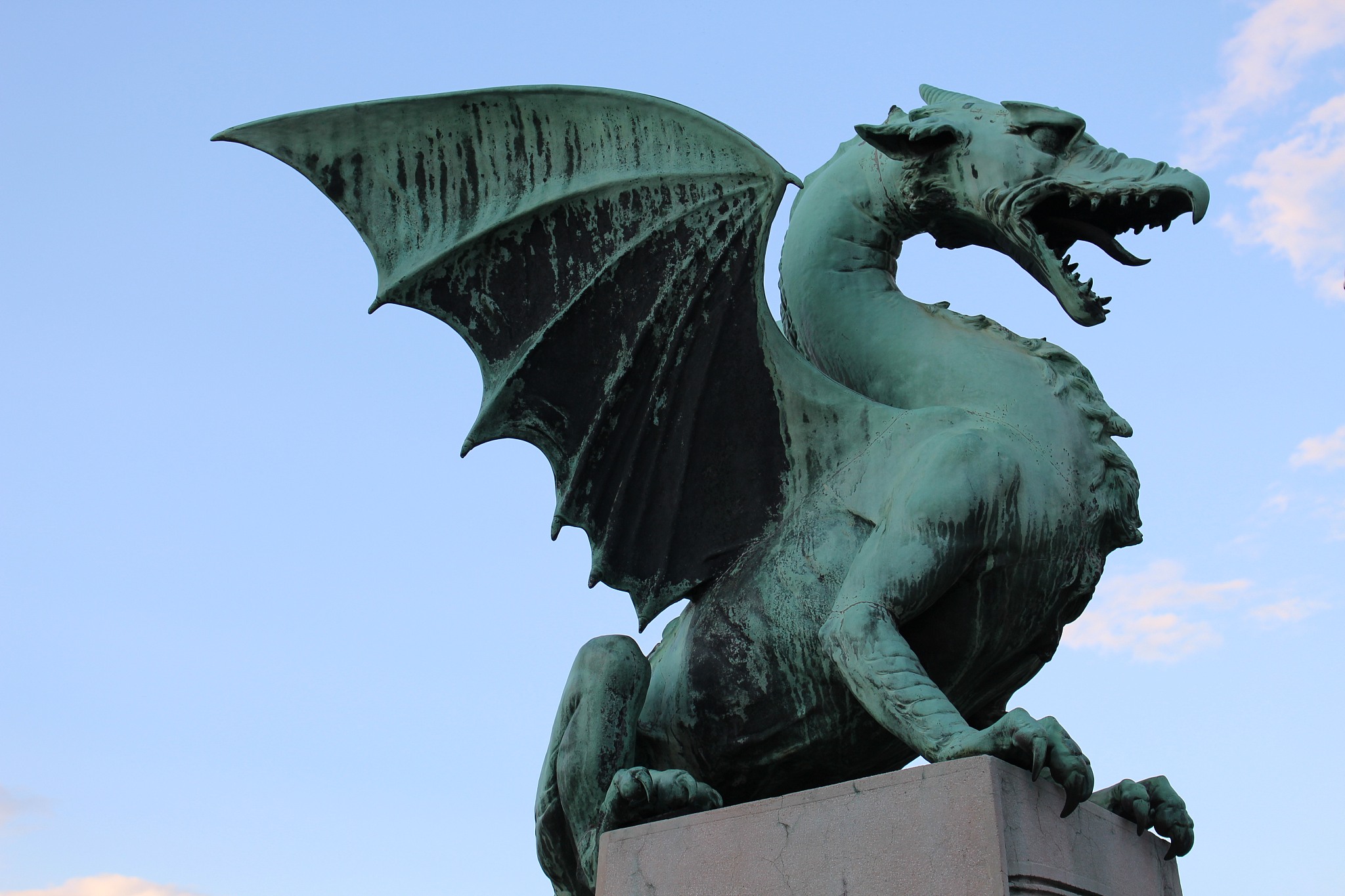 dragon statue
