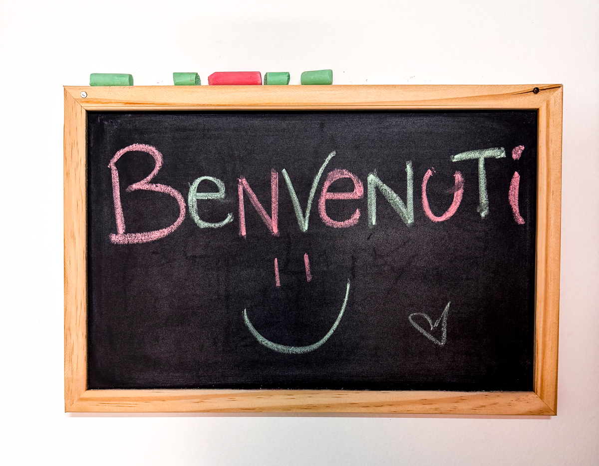 Smooth Writing, Effortless Erasure: The Ideal Whiteboard for Presentations and Teaching
