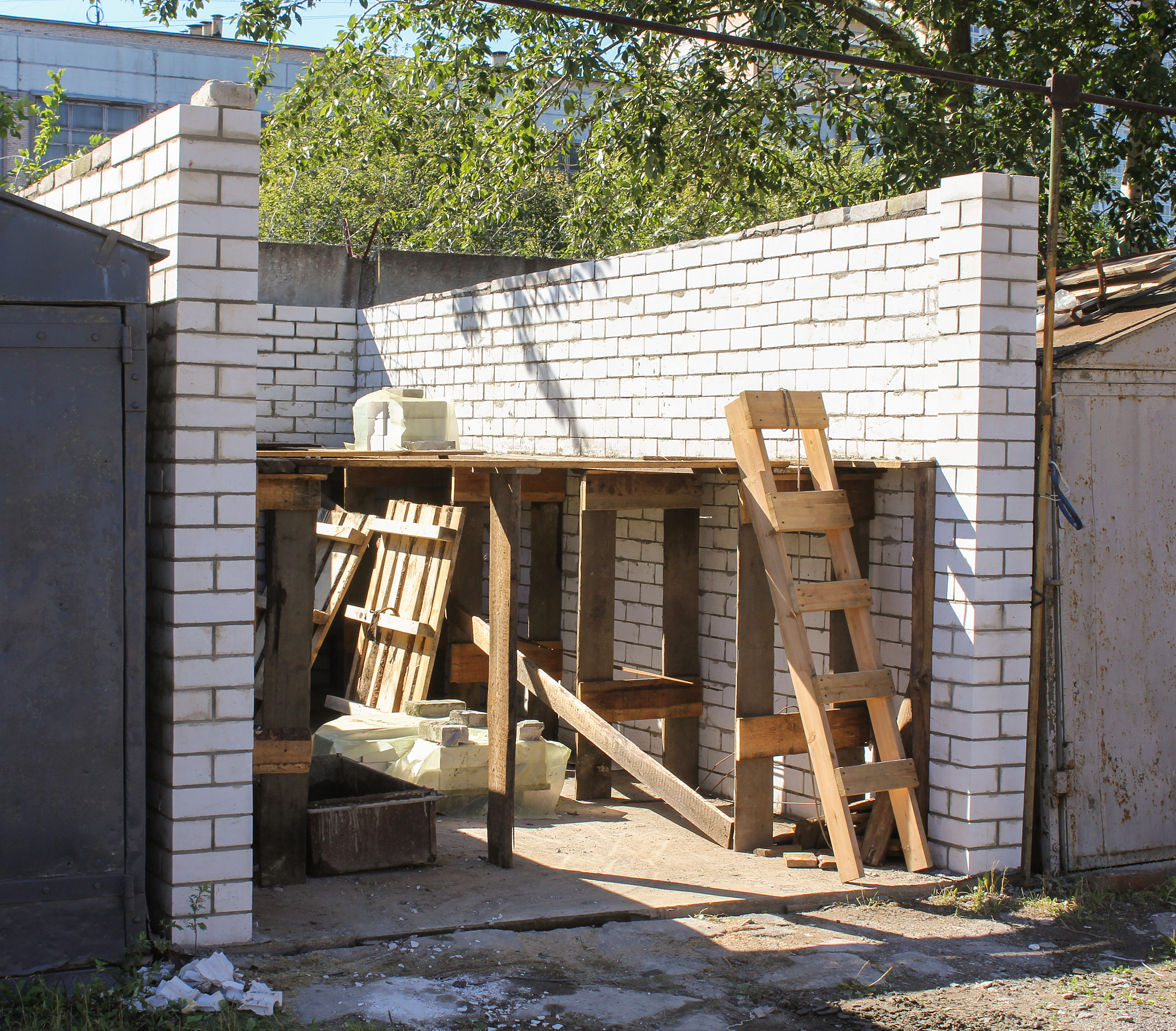 建筑施工就业方向：设计、管理、供应、研发