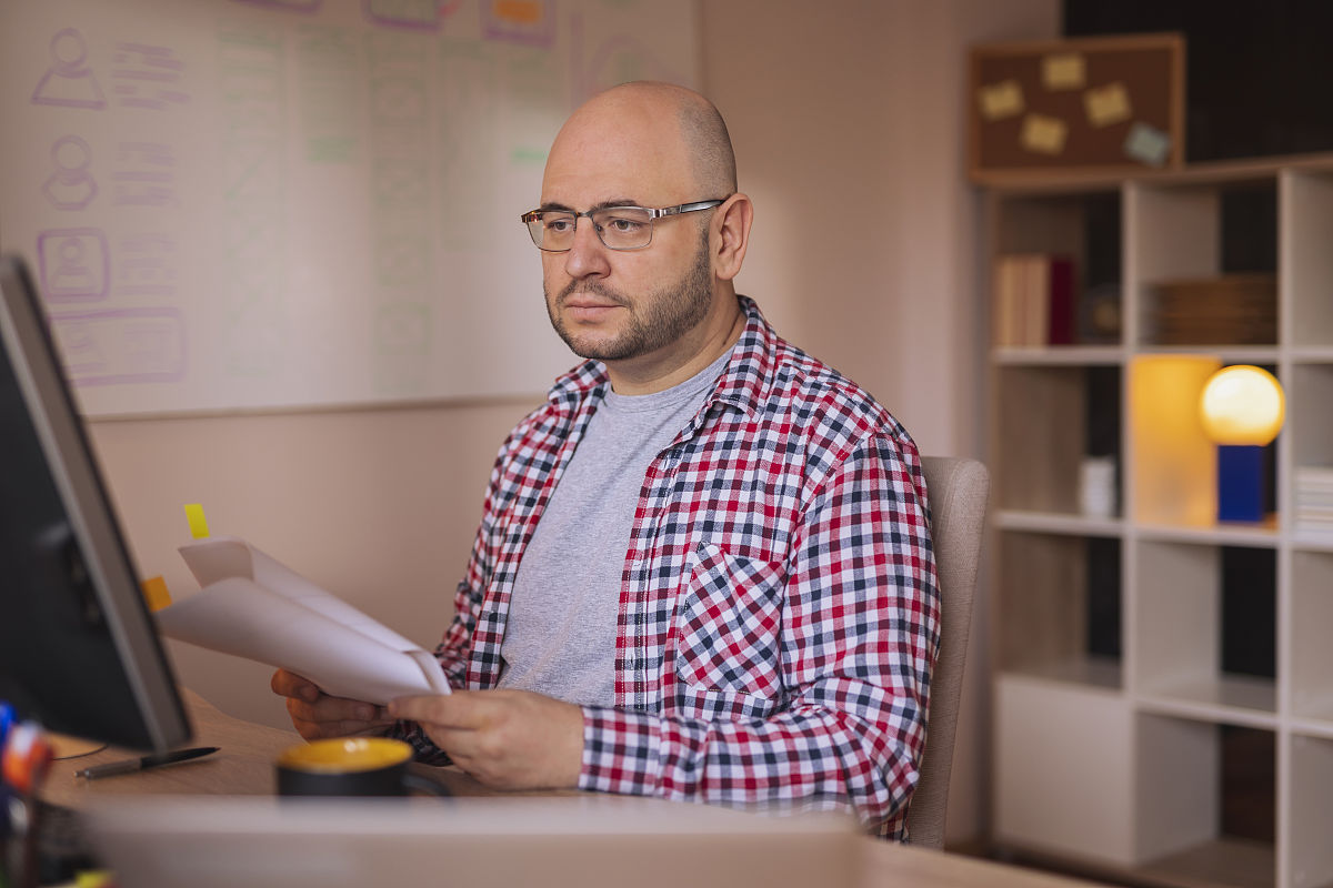 Linus Torvalds：Linux 操作系统的创造者和核心开发者