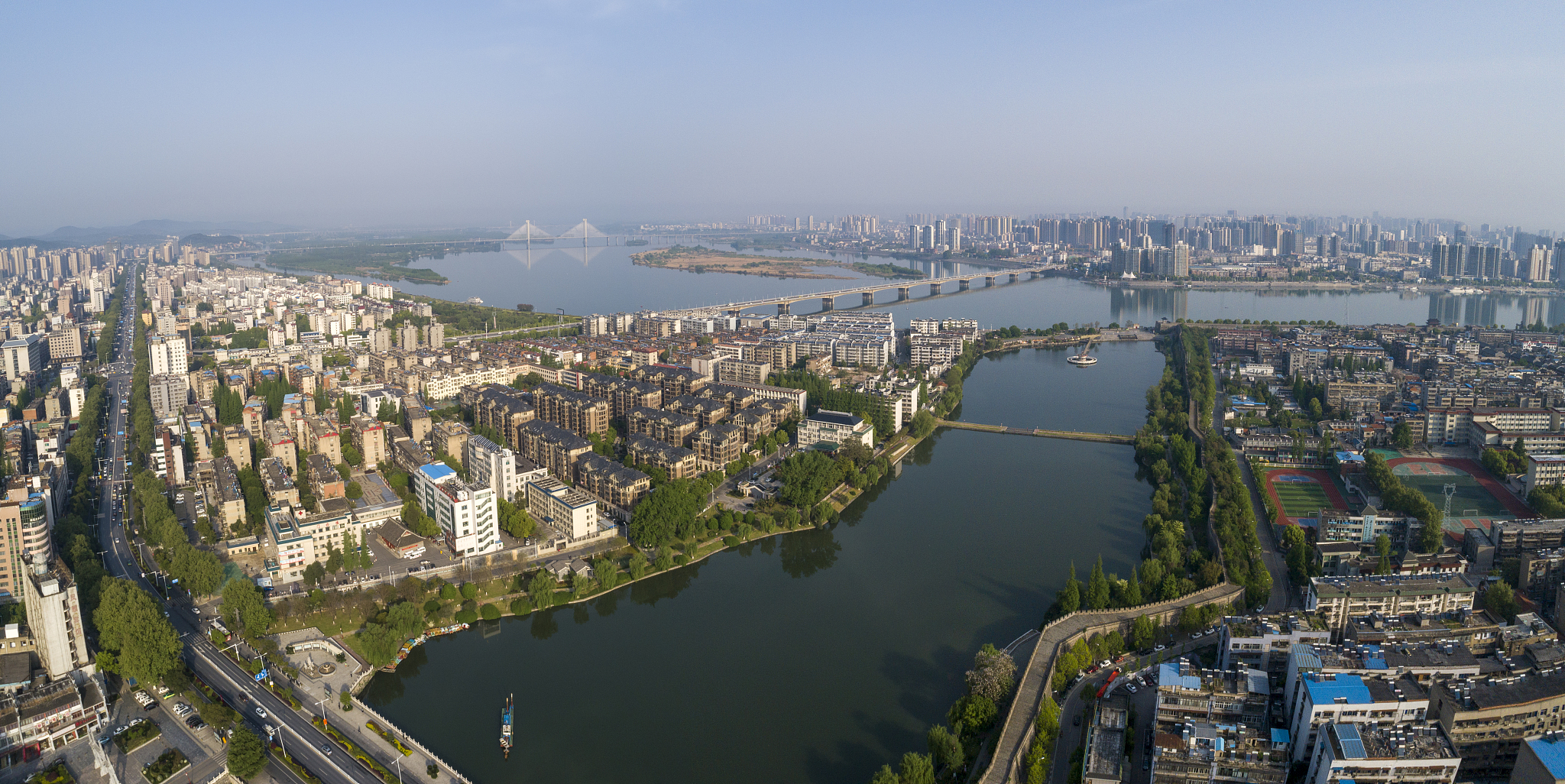 航拍襄阳古城山水城市风光