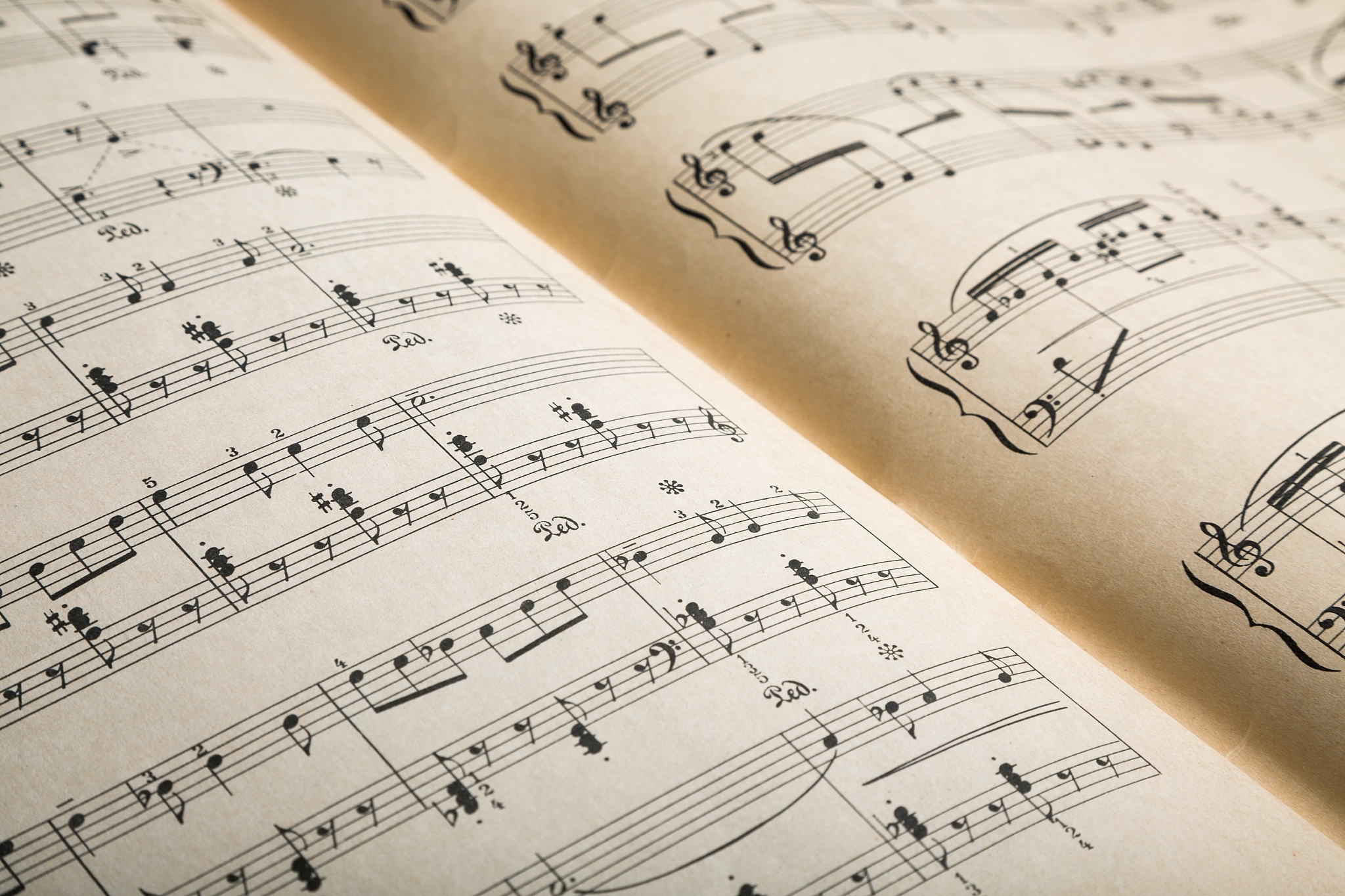 The Integration of Chinese Traditional Culture and Music: A Literature Review