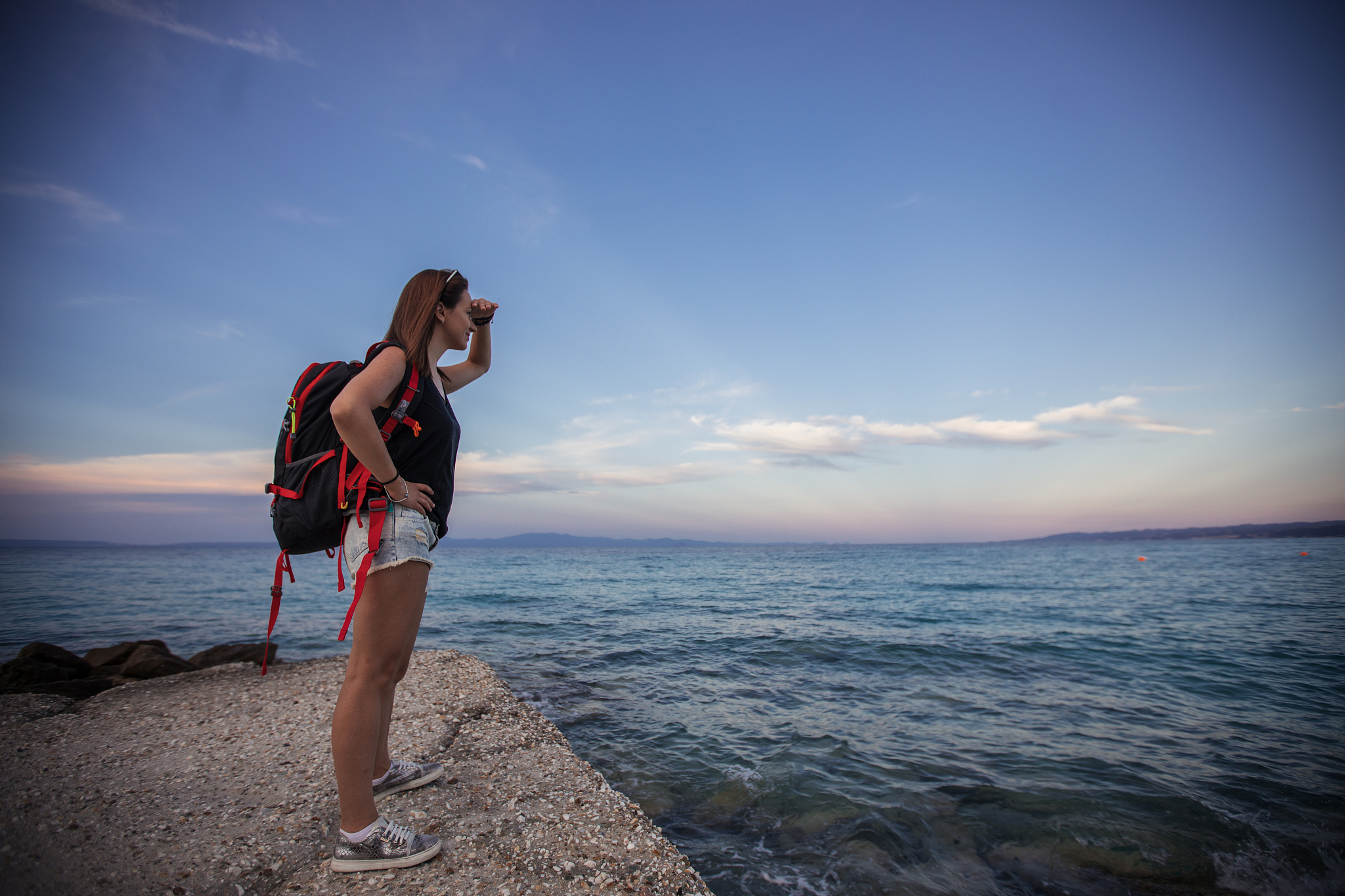 写篇标题为旅游改变了我的生活观念 的1200字文章并重新取个小红书爆文标题