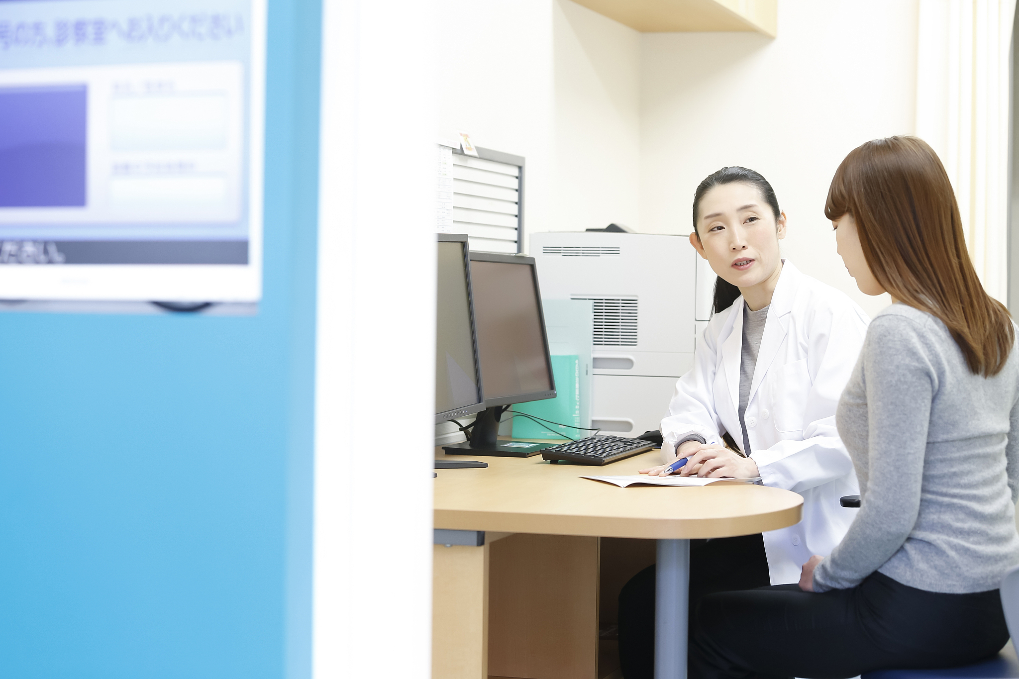 medical examination female doctor