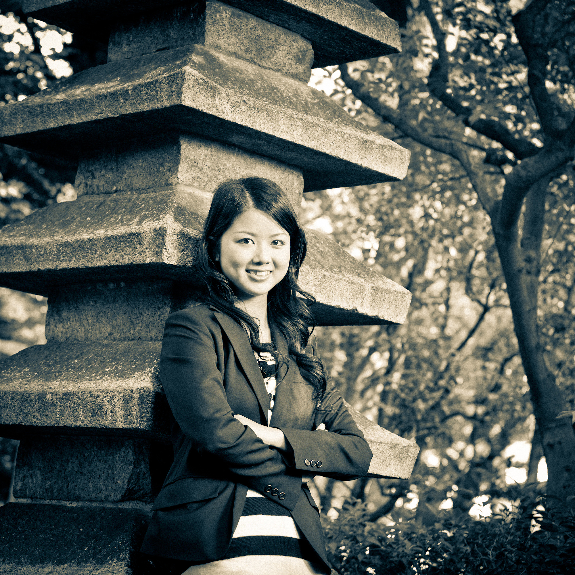 请细读海外华文作家张惠雯的作品整理其主要观点并写一篇2000字的小论文