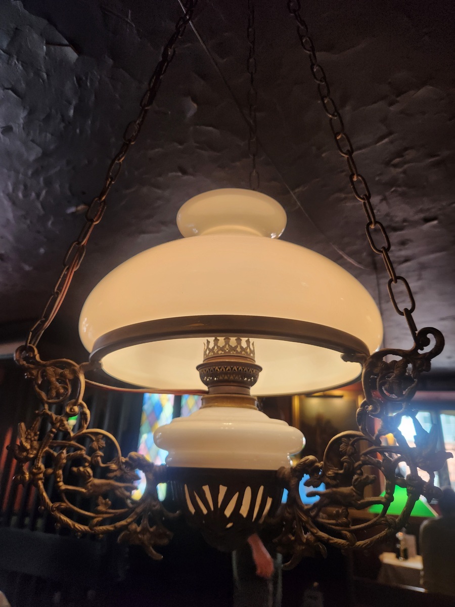 闲鱼出售二手灯具，吊灯、台灯、壁灯应有尽有！
