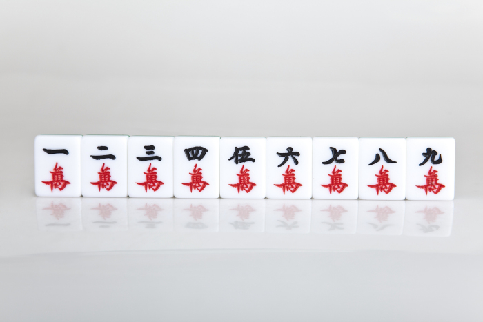 今日猪财运打麻将如何坐位置，属猪人今天打麻将的财位在哪边