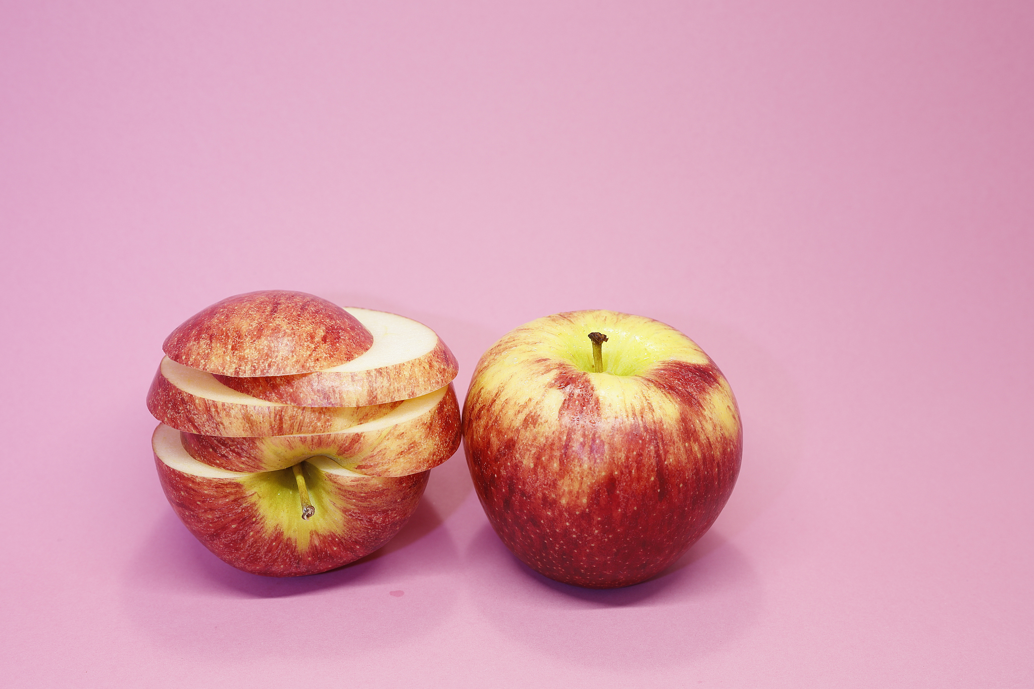 red apple