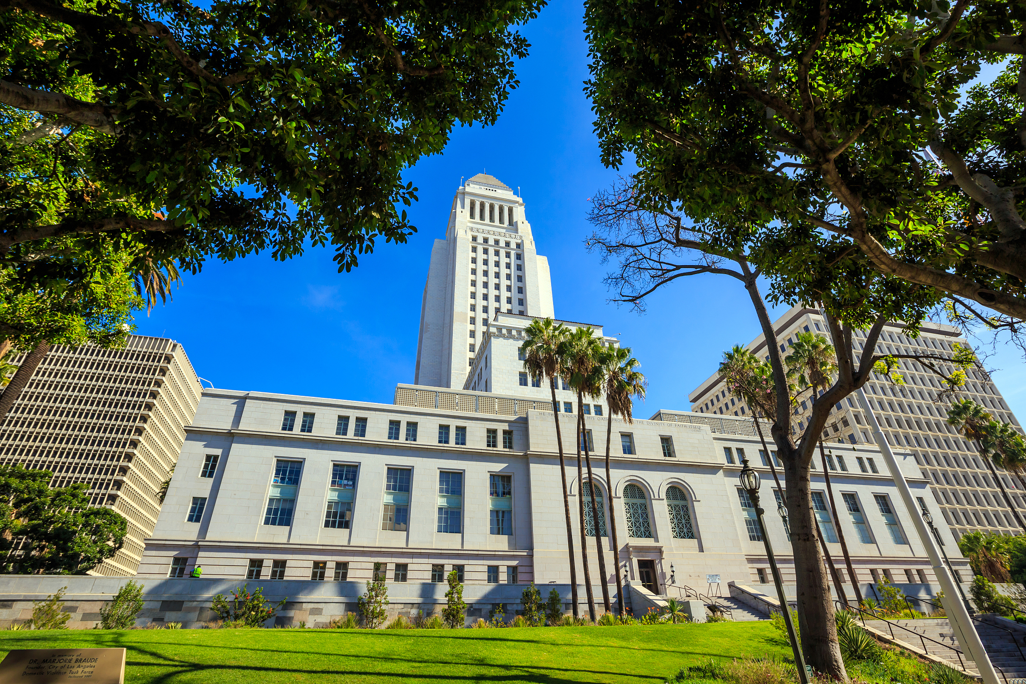 historic los angeles city hall with blue sky