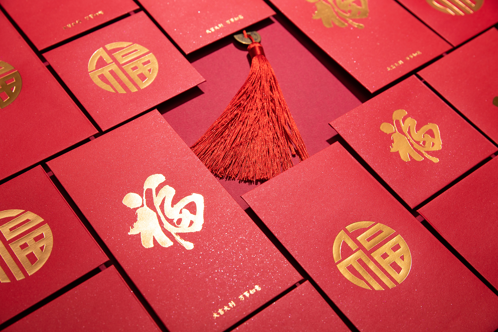 红色文创产品设计：满足消费者期待重构与反思