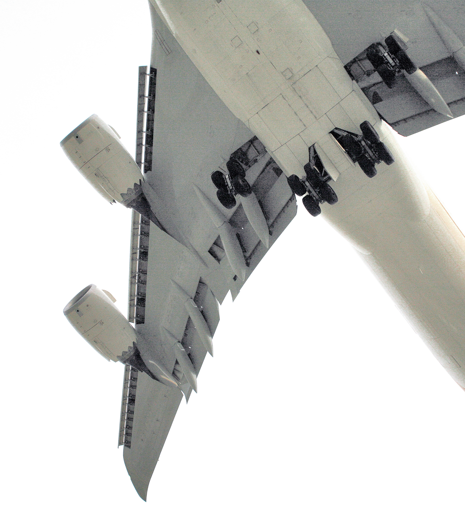 飞行器空域冲突优化消解：军事应用背景与实际案例