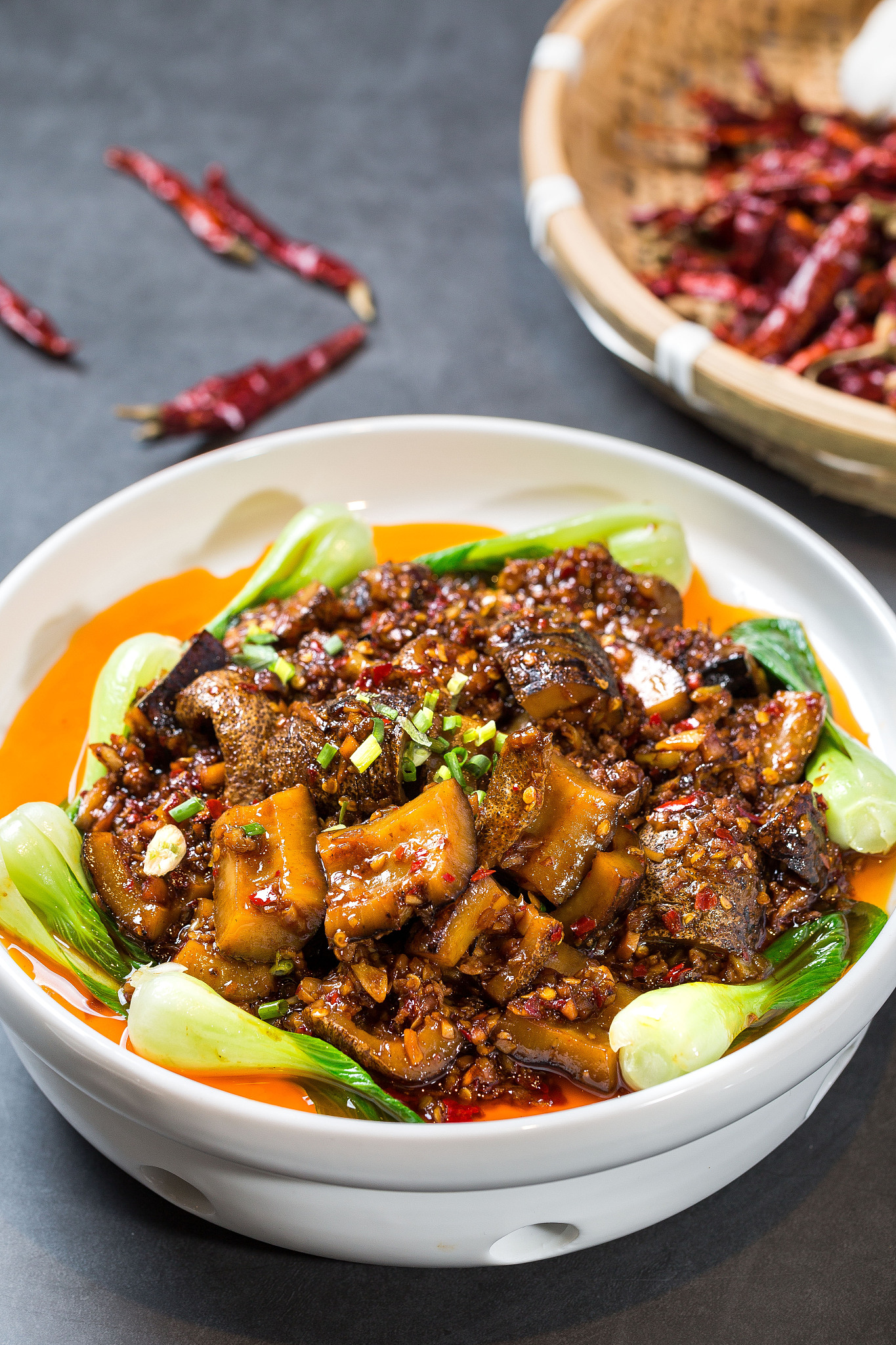 青豆烧鸭子的川味做法，