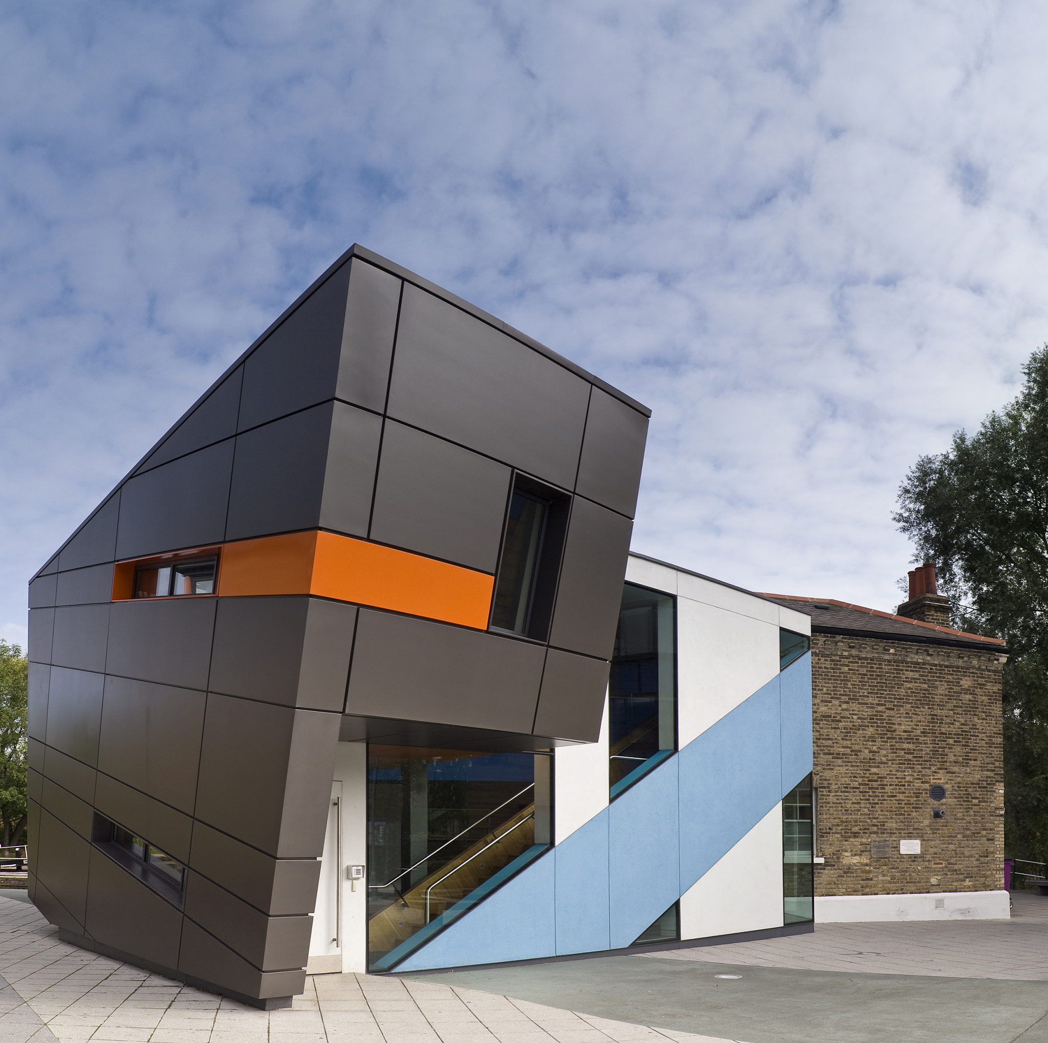 路易斯·巴斯德：墨西哥现代主义建筑之父