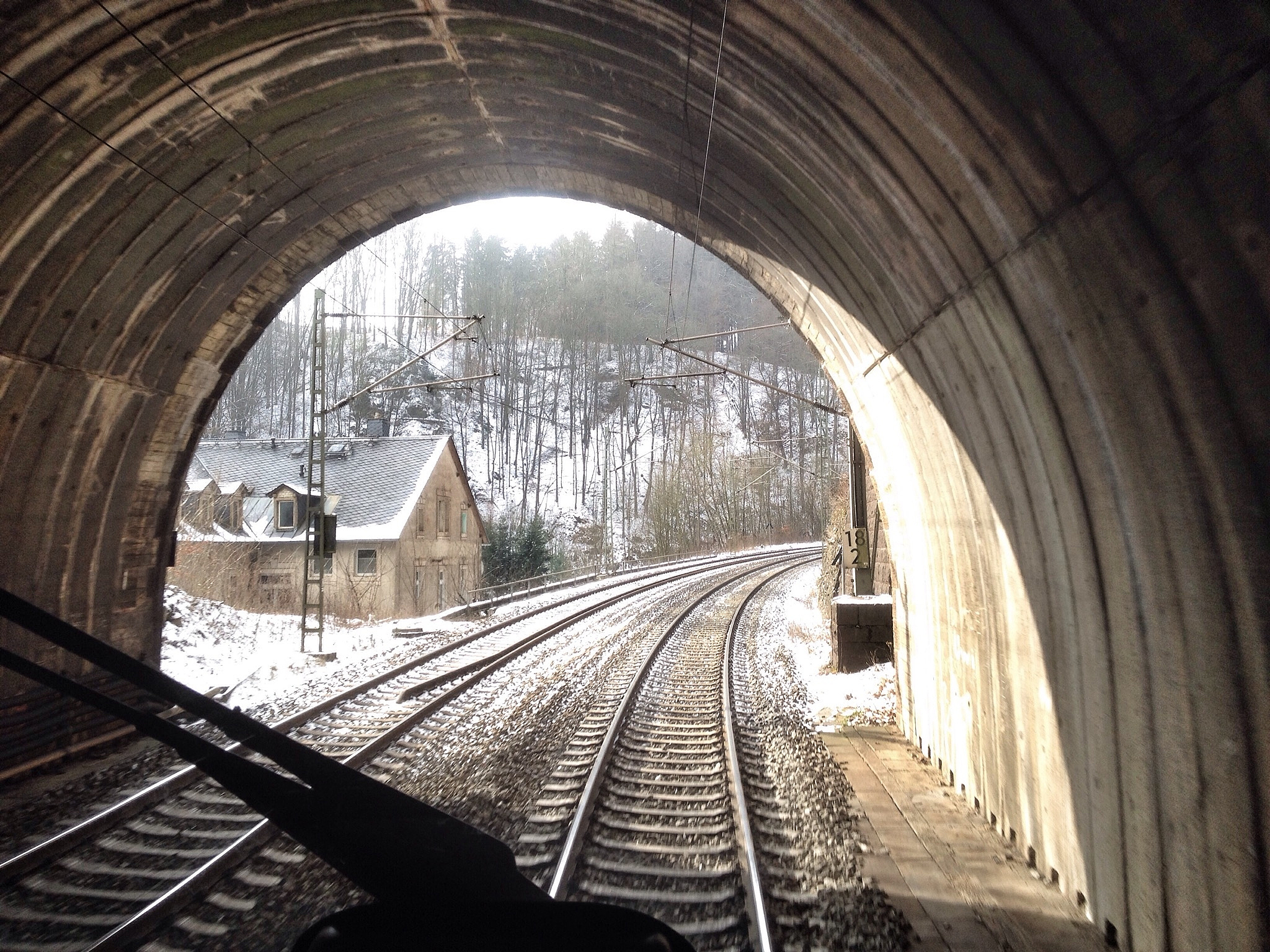 贵阳铁路学校分享重庆汉子奋战海南西环铁路施工