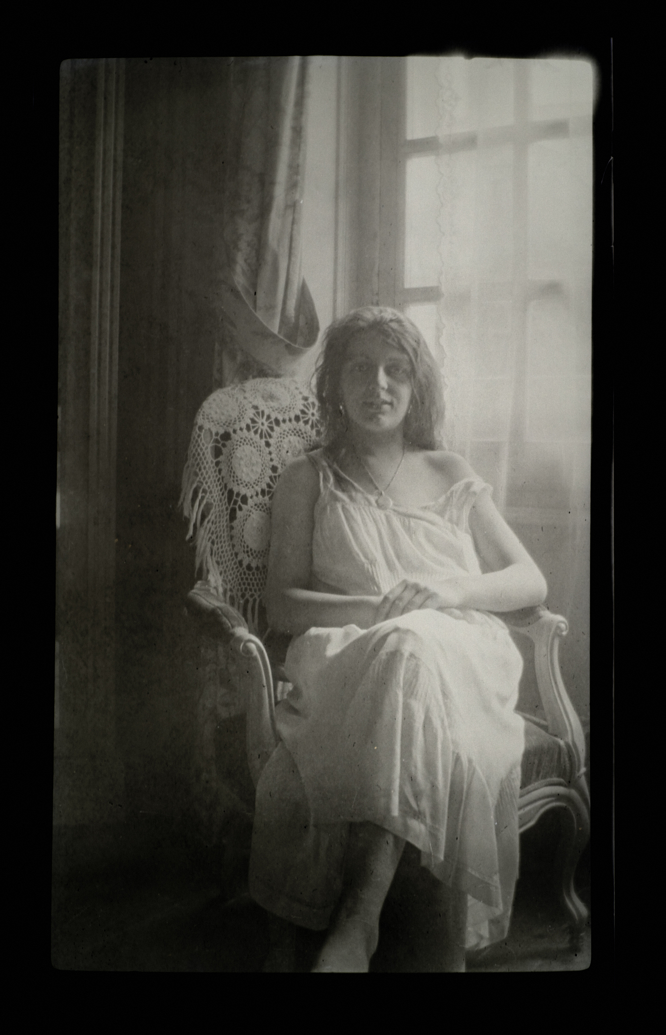 beautiful young edwardian woman