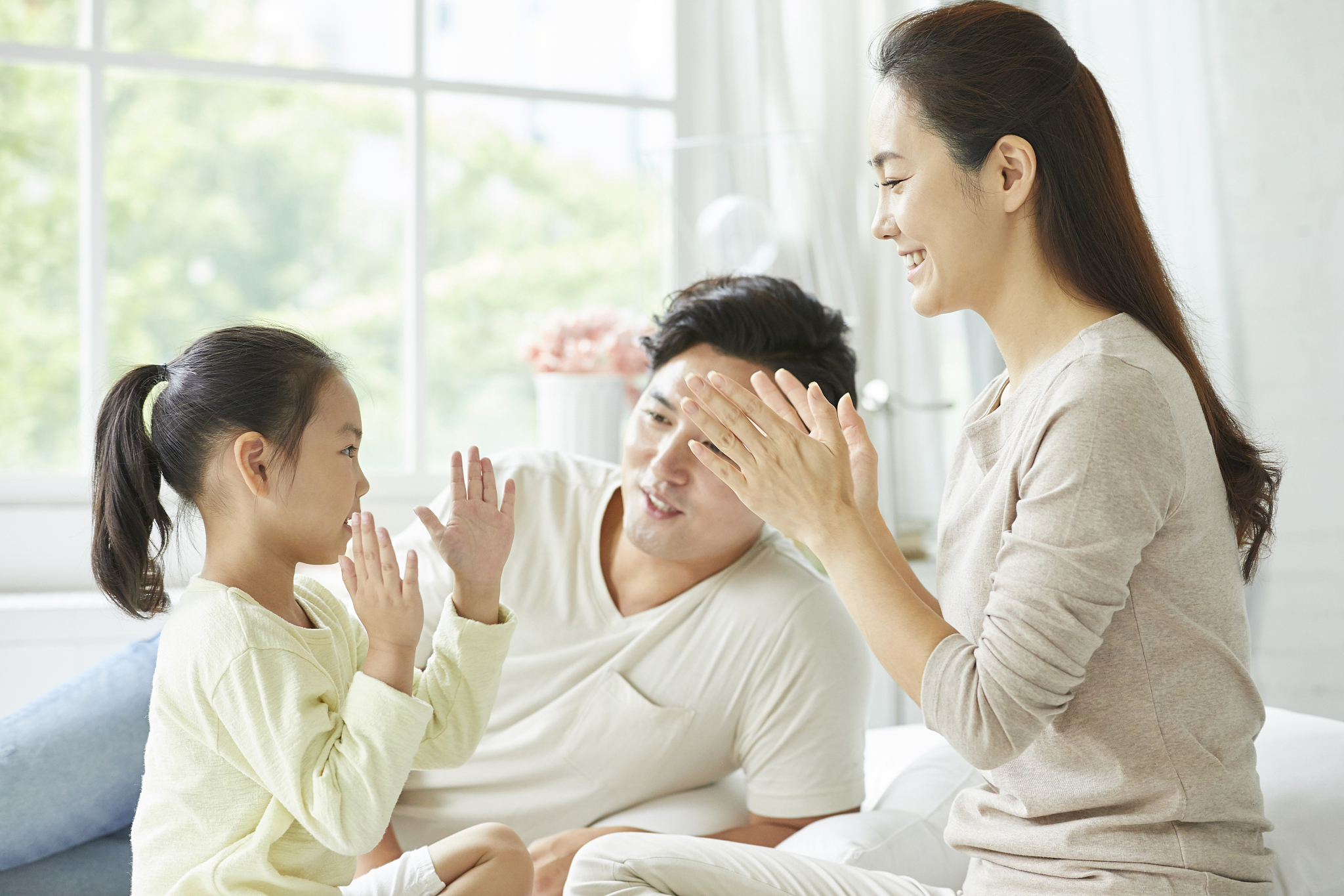 扮演一名教育博主写篇1000字父母总是给孩子最好的为什么换来的却是他的怨恨？的文章要有和读者互动语句重新编写个标题