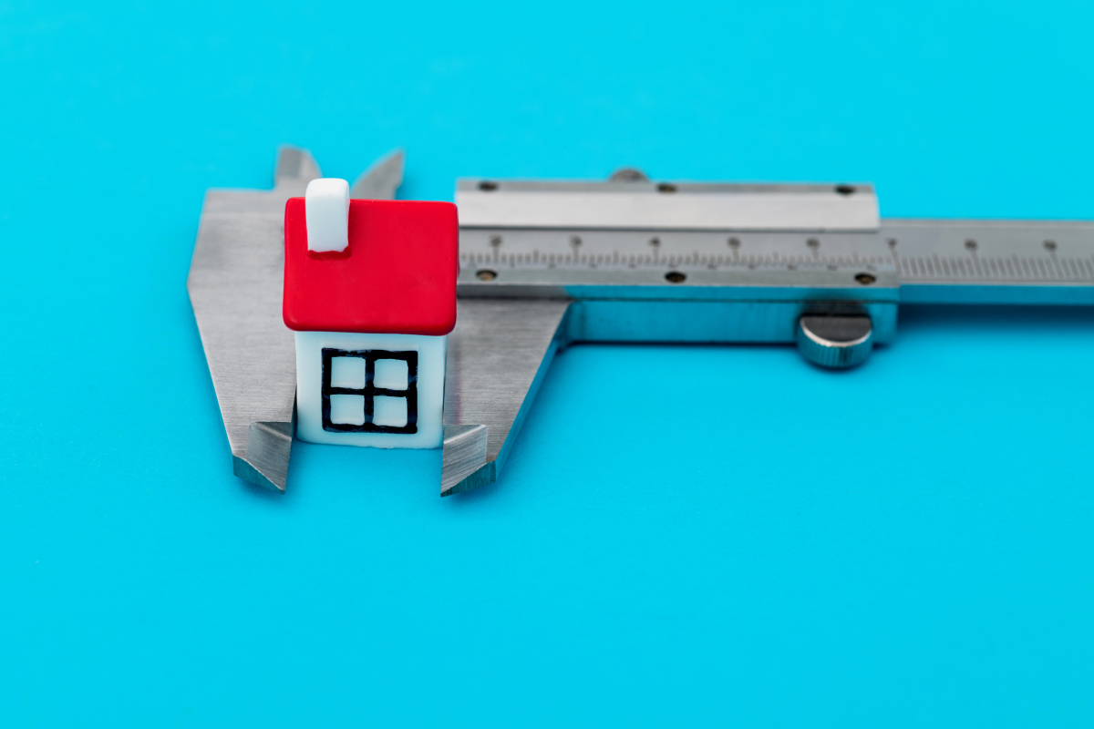 如何测量蜡烛火焰与铜片的距离