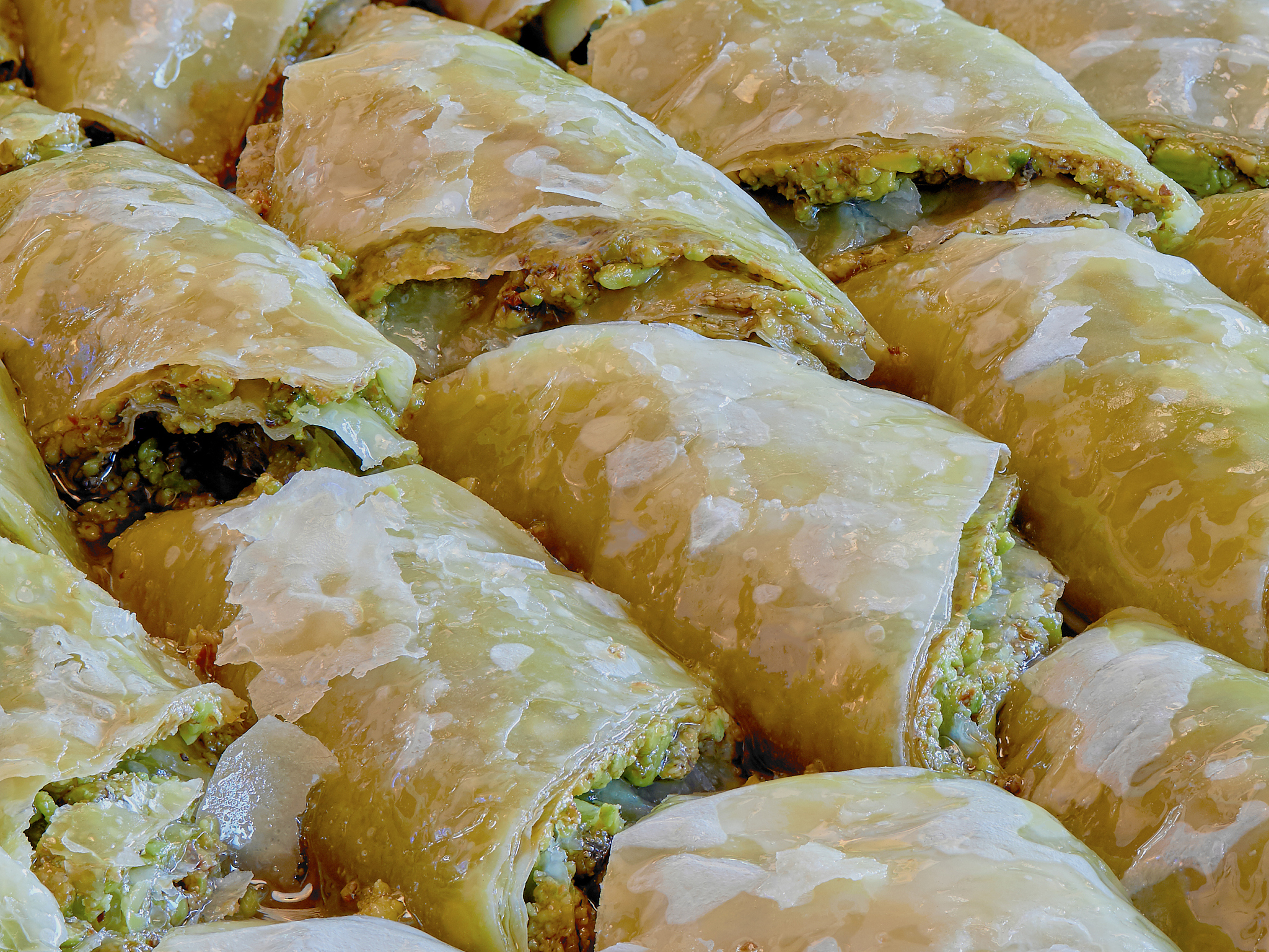 如果我要去雷州市游玩请你帮我列一份雷州市当地的特色美食