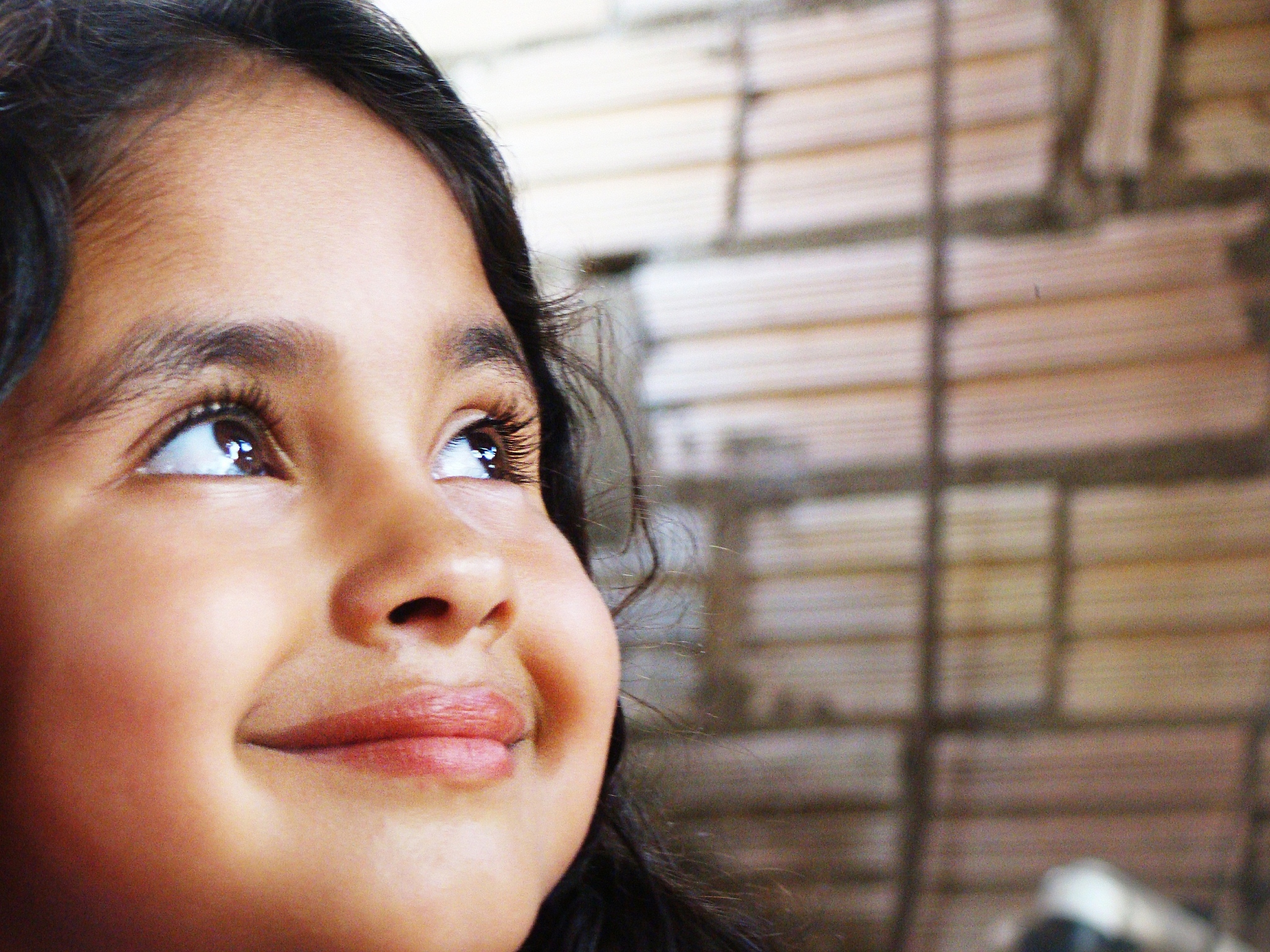 中以混血女孩遭劫持：舆论风暴中的血统、立场与人道主义