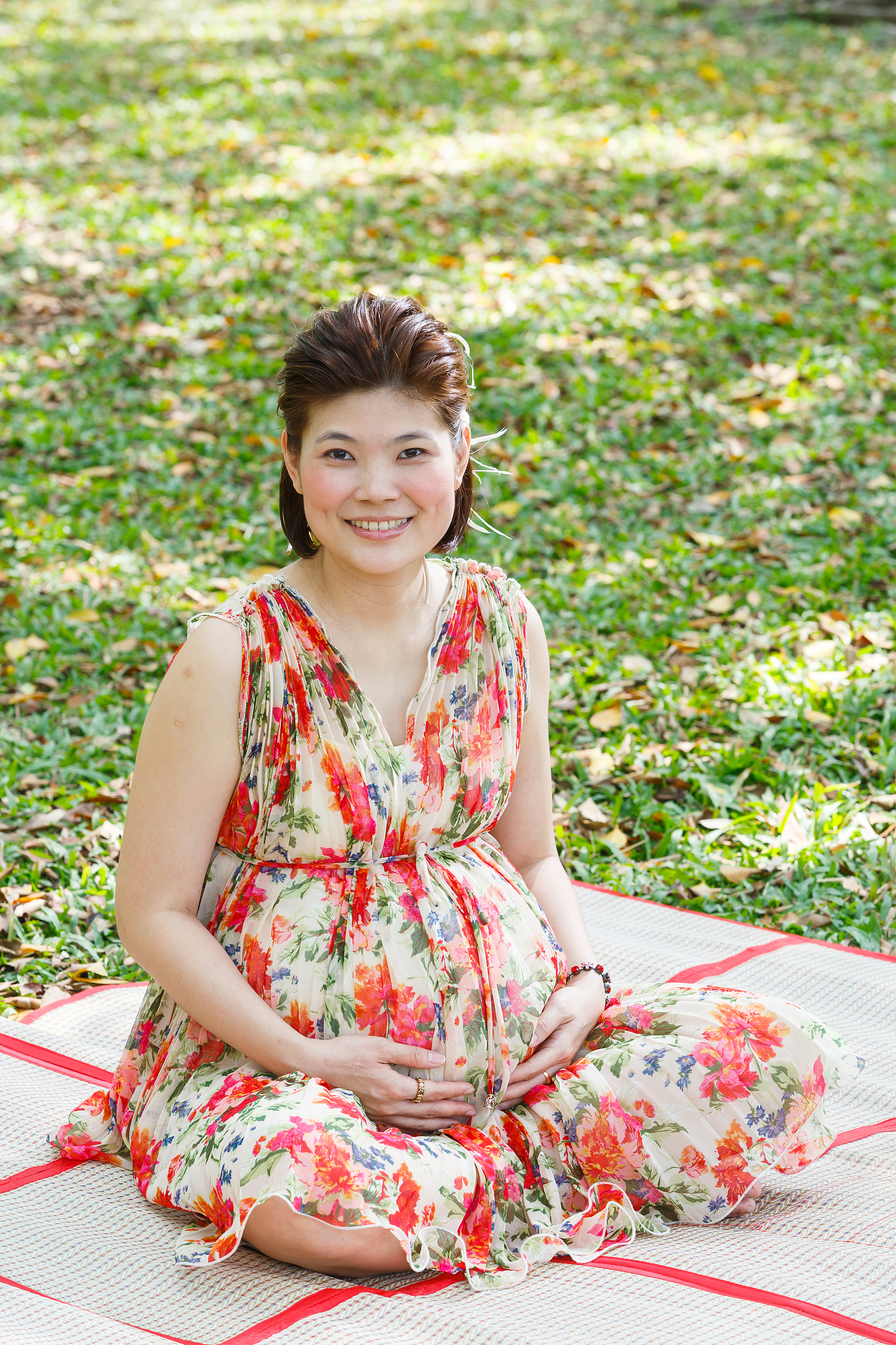 asian pregnant woman