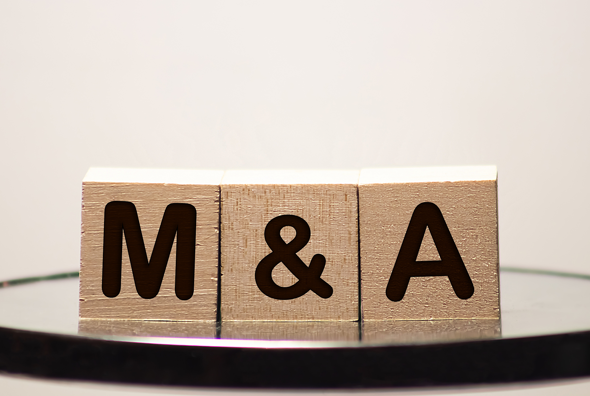 起草一份软件企业的《研发费用核算与管理办法》详细描述各个部分的细节内容。不少于3000字。