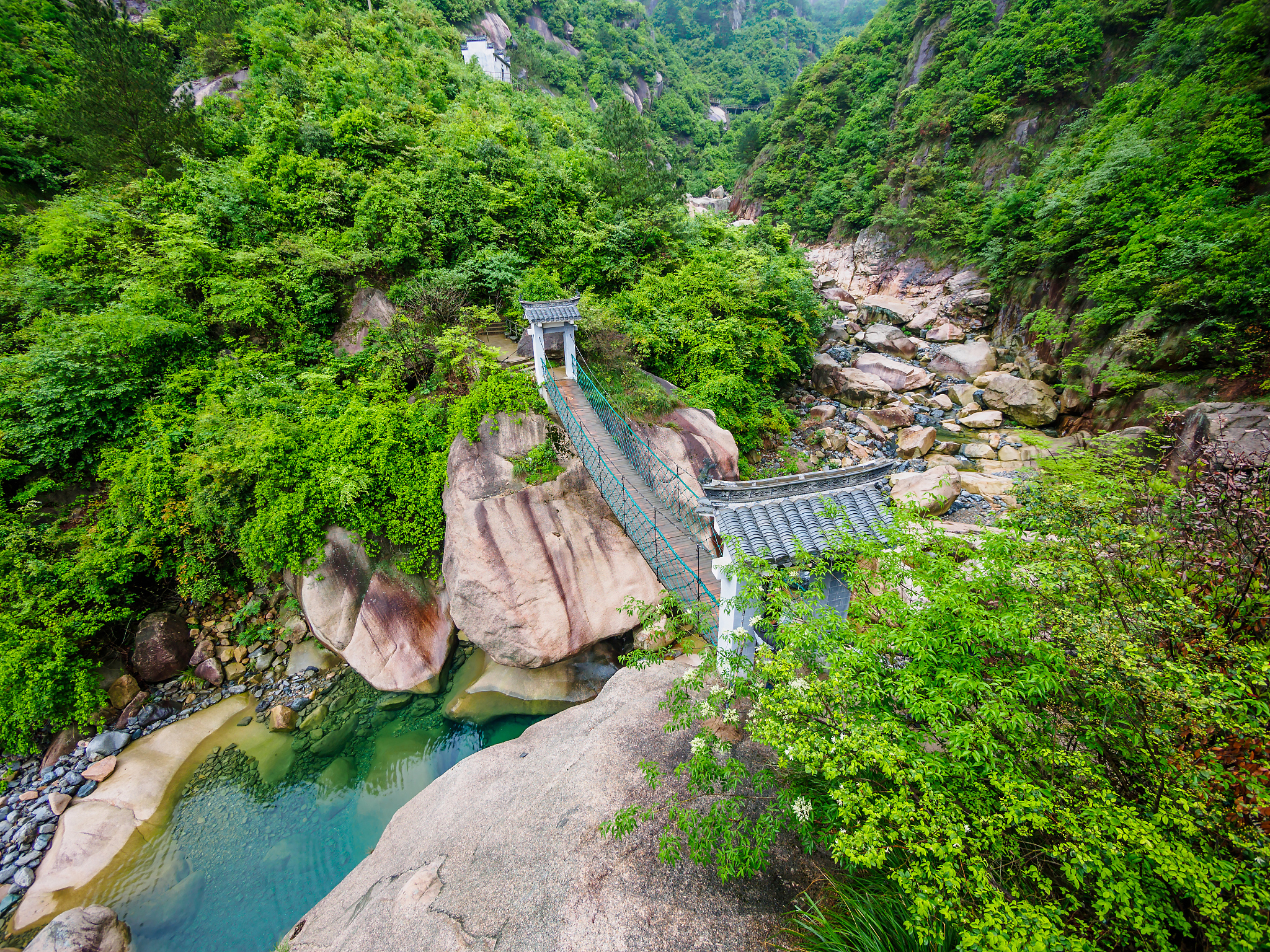 五一假期想去陕西宝鸡玩请列举几个可以感受大自然的的景点路途不要太累并且说出其路径