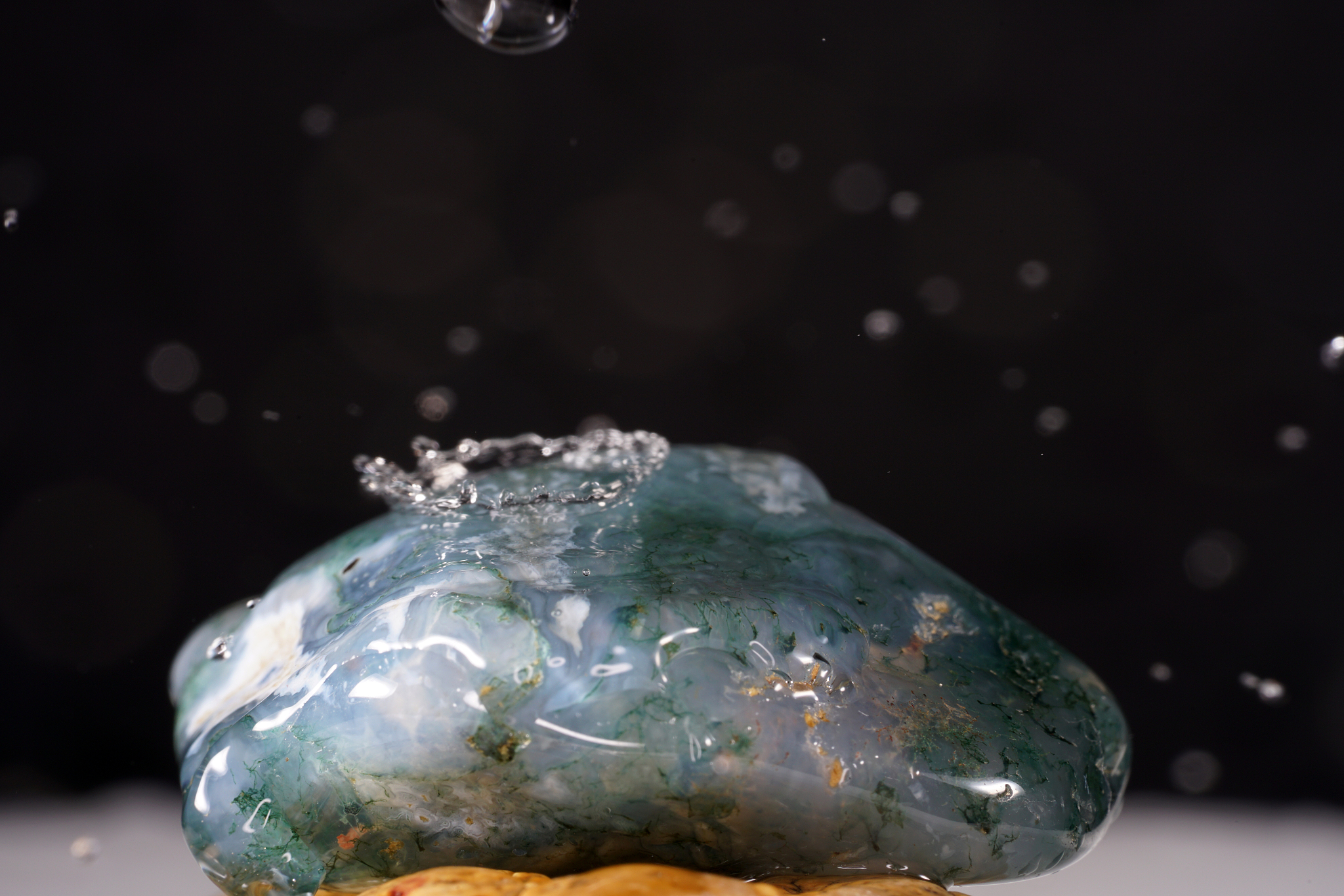 especially minerals are called, which are said to have a healing