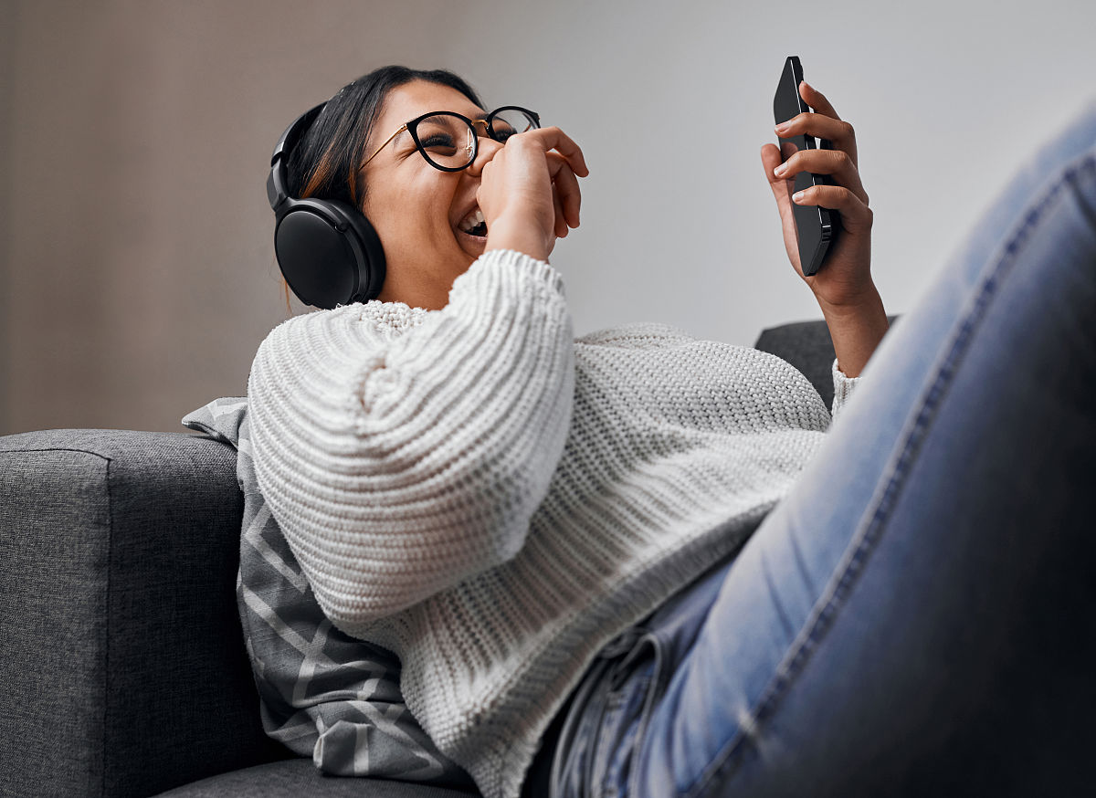 朋友耳机坏掉伤心了很久 该怎么安慰