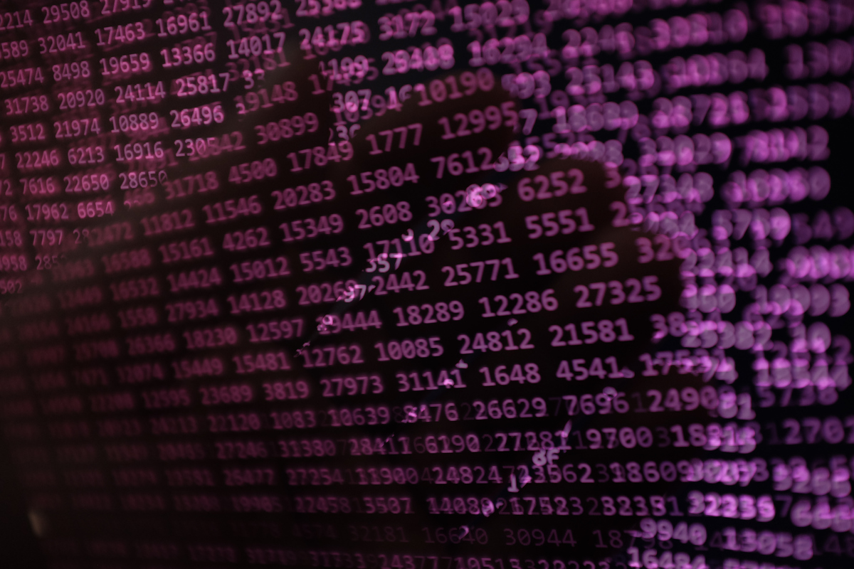 请将如下翻译成英文1 Coinbase：美国最大的加密货币交易所于2021年4月在纳斯达克交易所上市。2 Bitmain：总部位于中国的比特币挖矿设备制造商计划在香港上市。3 Canaan Creative：中国的另一家比特币挖矿设备制造商于2019年在美国纳斯达克交易所上市。4 Hut 8 Mining：加拿大的比特币挖矿公司于2019年在多伦多证券交易所上市。5 Argo Blockchain