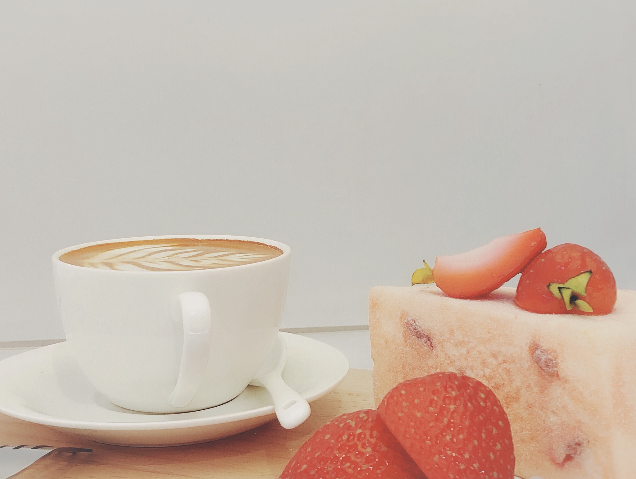 邀请朋友共度下午茶时光：浪漫短句集锦