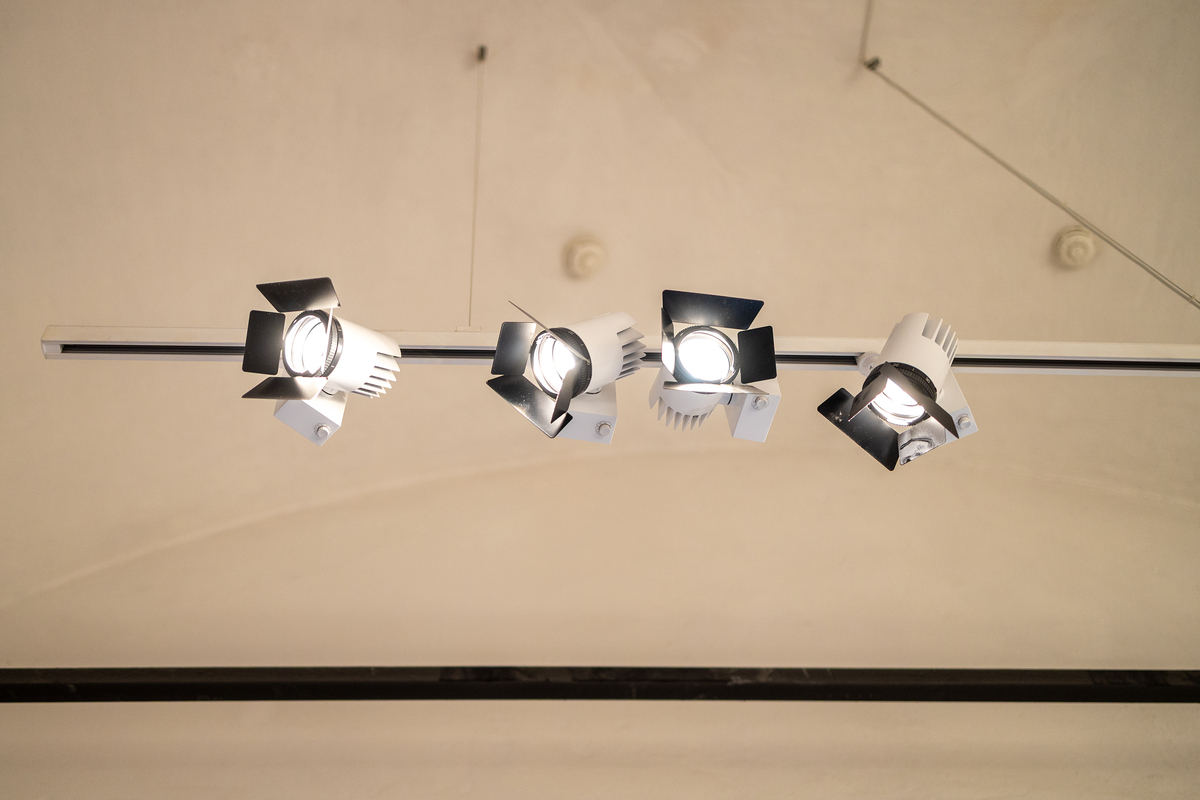 可持续发展家居灯具设计方案：环保、节能、高品质照明