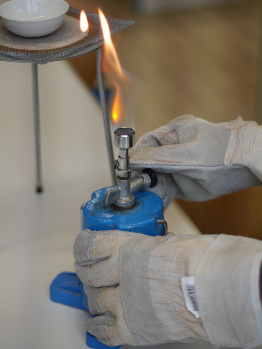 普通乙炔和高纯乙炔产生的碳黑量一样吗？