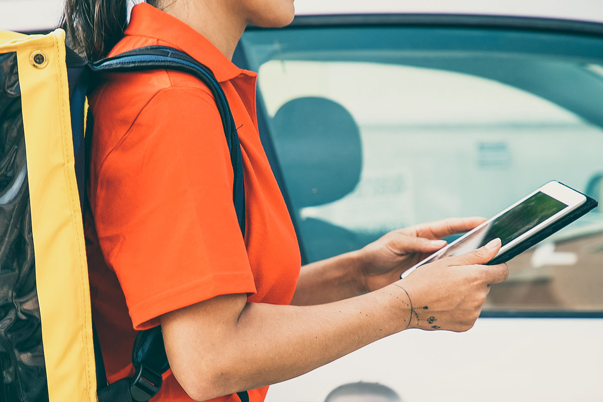 完整的地址信息 - 街道，城市，州，邮编