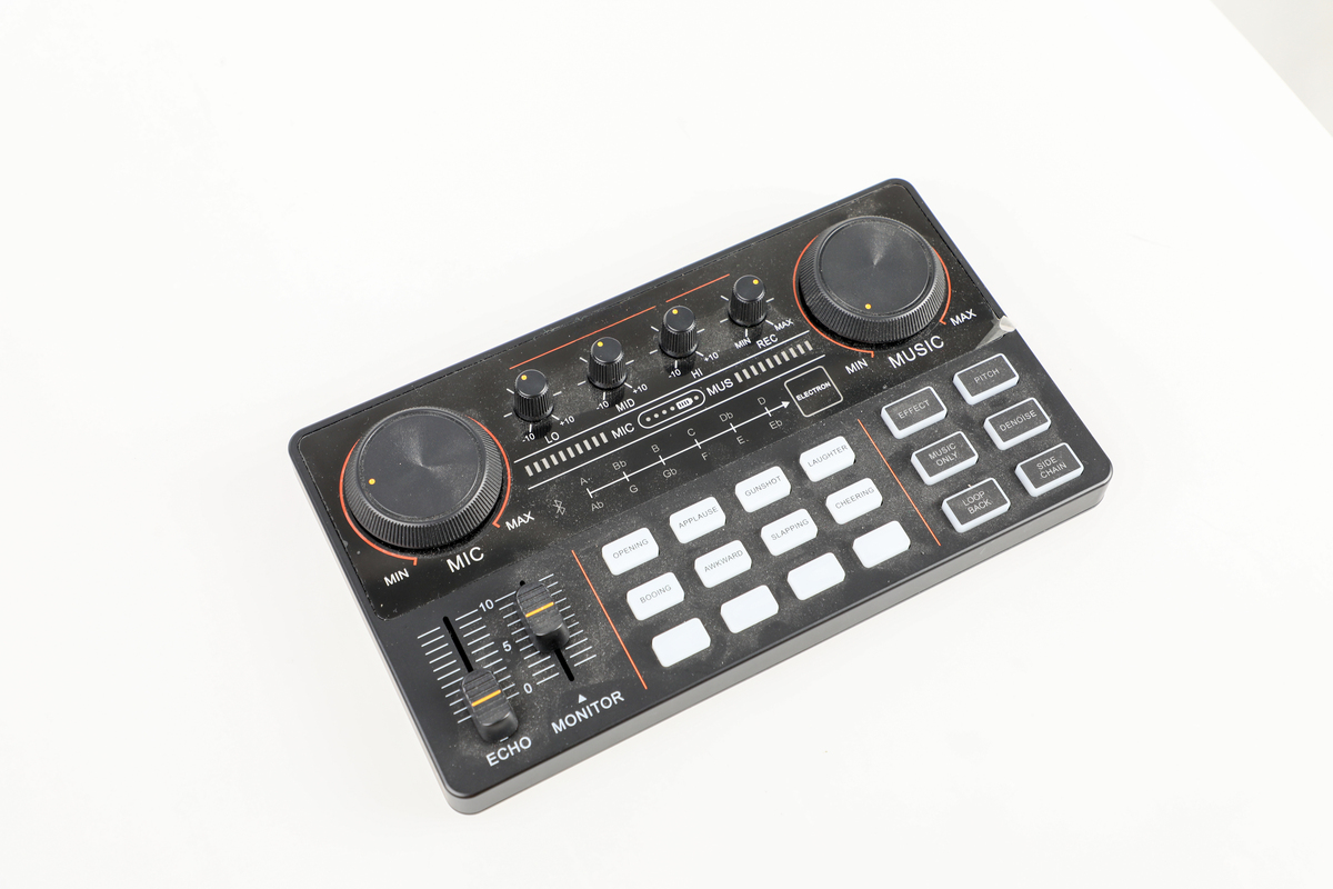 BOSS DS-2 vs. DS-1：哪个失真效果器适合你？