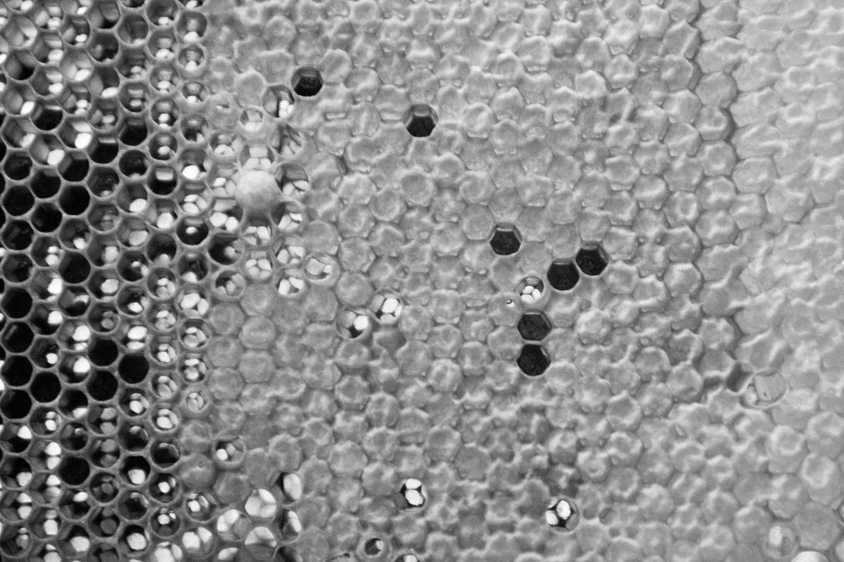 SERS检测中MIL-101Fe为什么会对结晶紫具有较高的吸附作用有相关文献吗